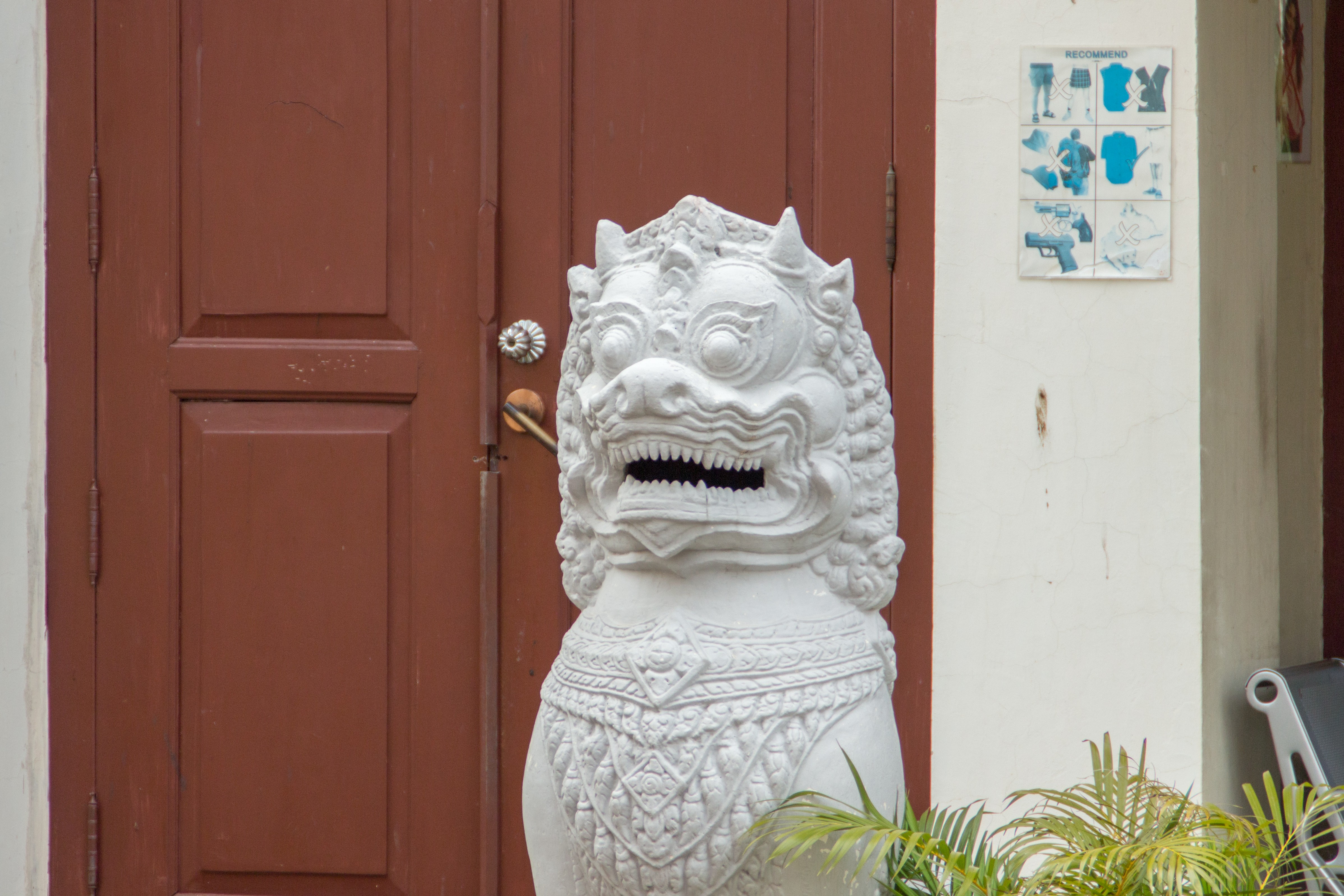 Door Sculpture Cambodia Outdoors 4792x3195