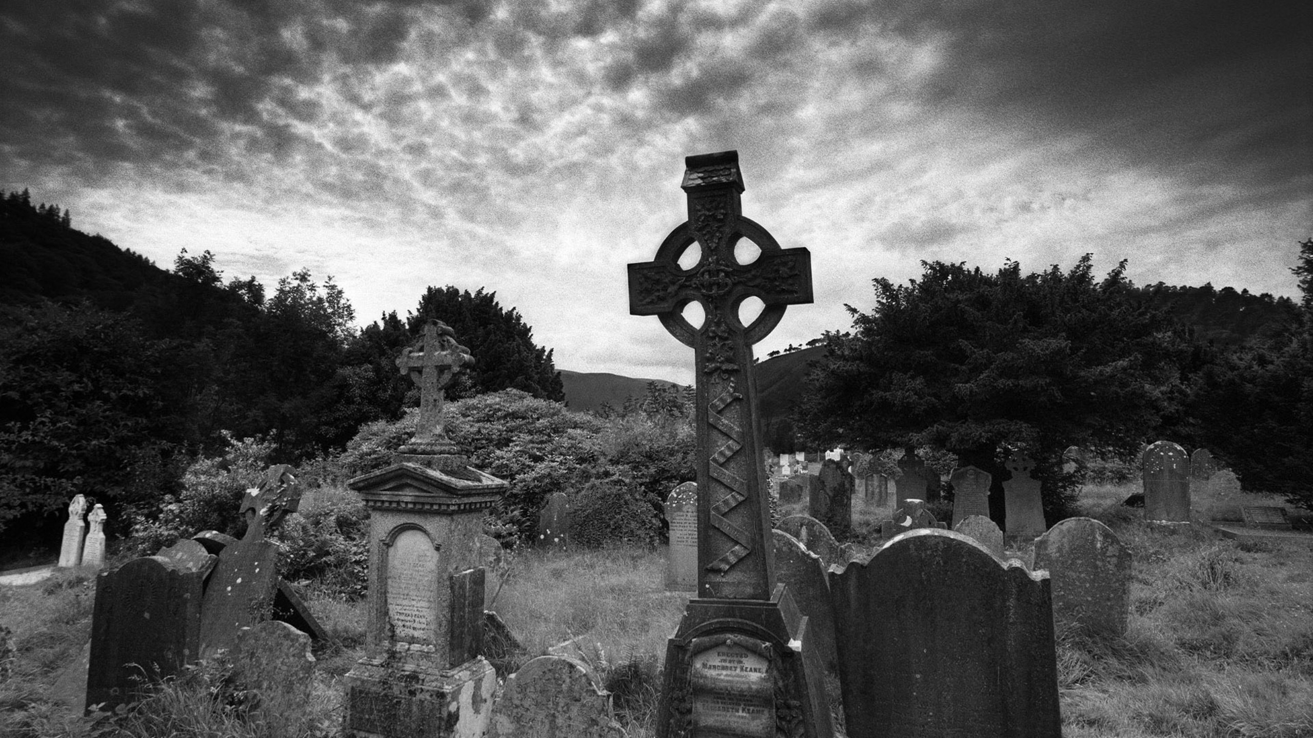 Graveyards Monochrome Cross Tombstones 2560x1440