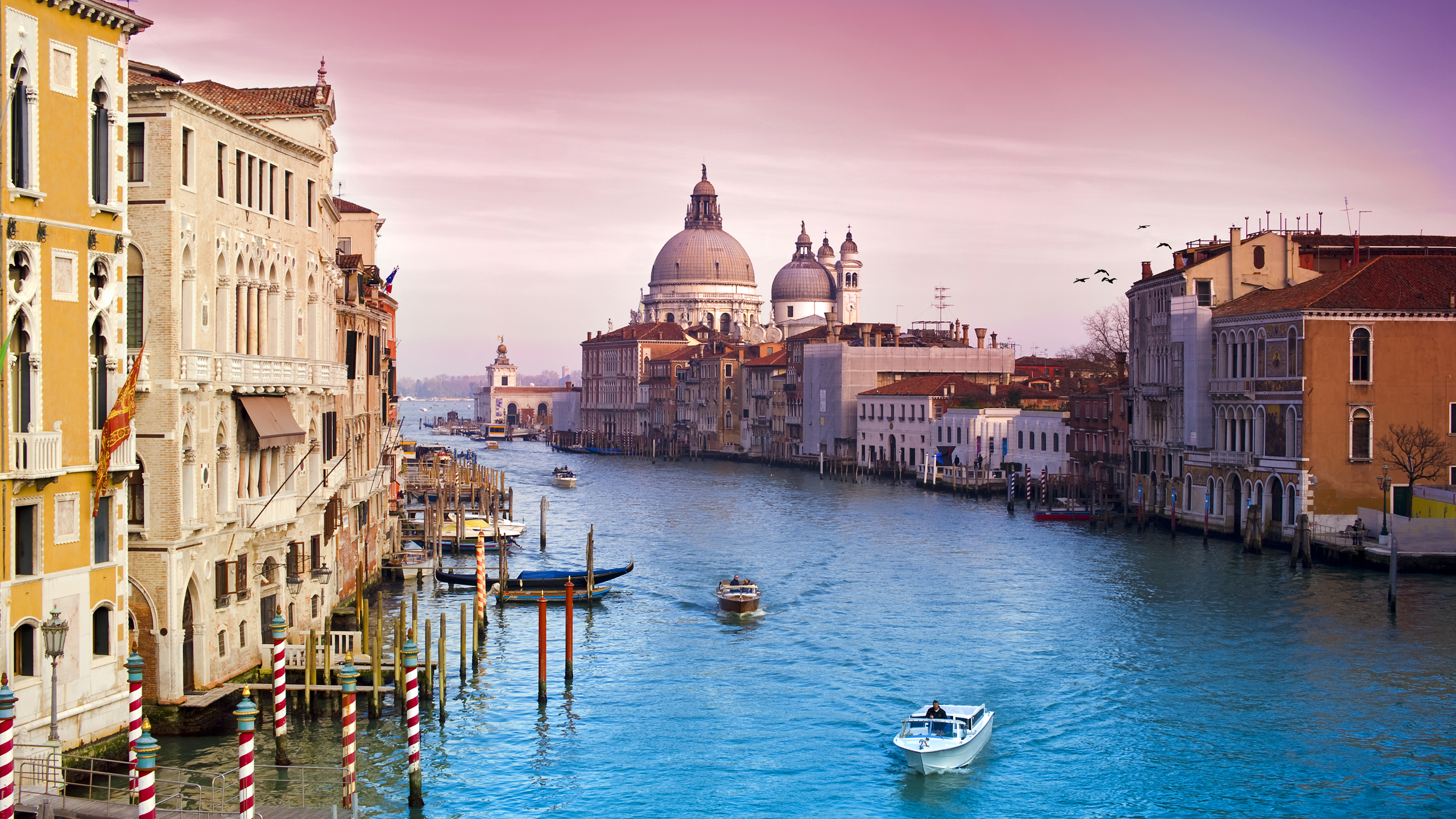 Venice Italy Gondola Canal 2560x1440