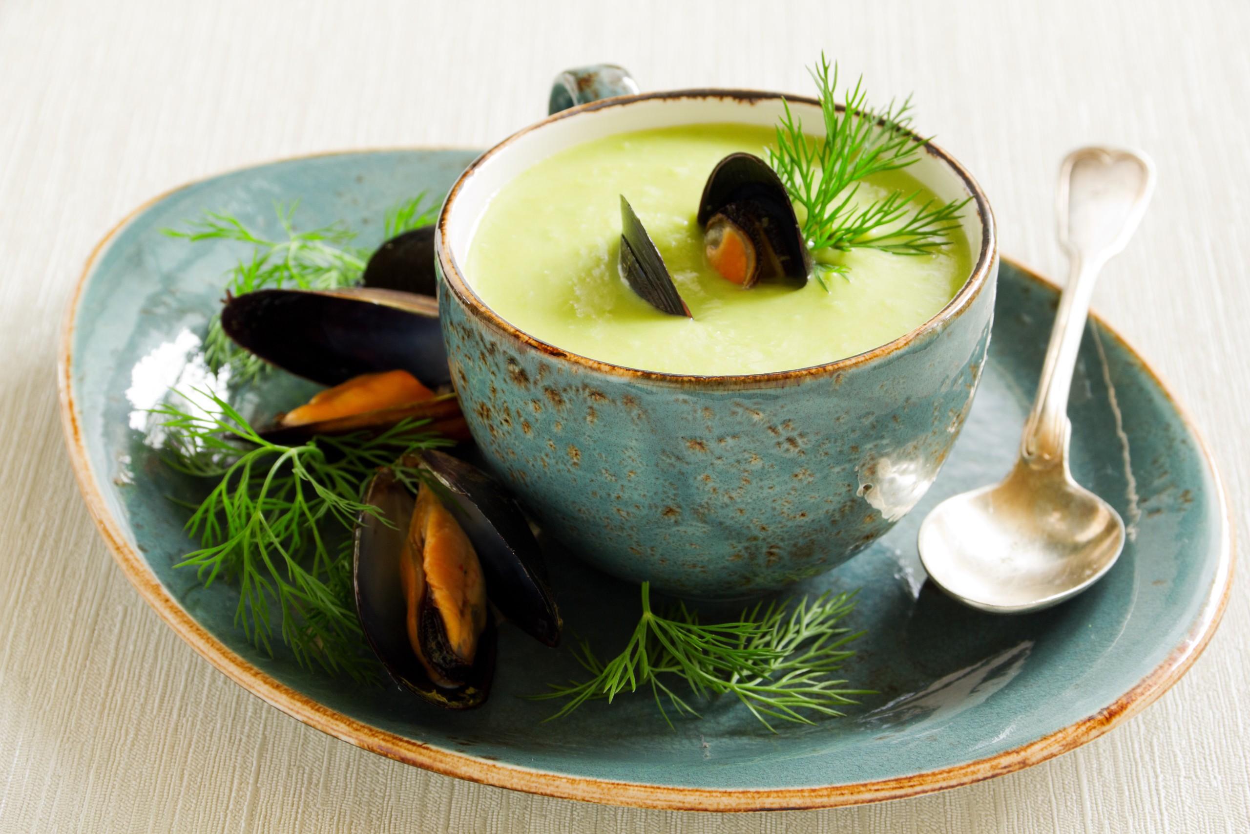 Food Spoon Soup Mussels 2560x1707