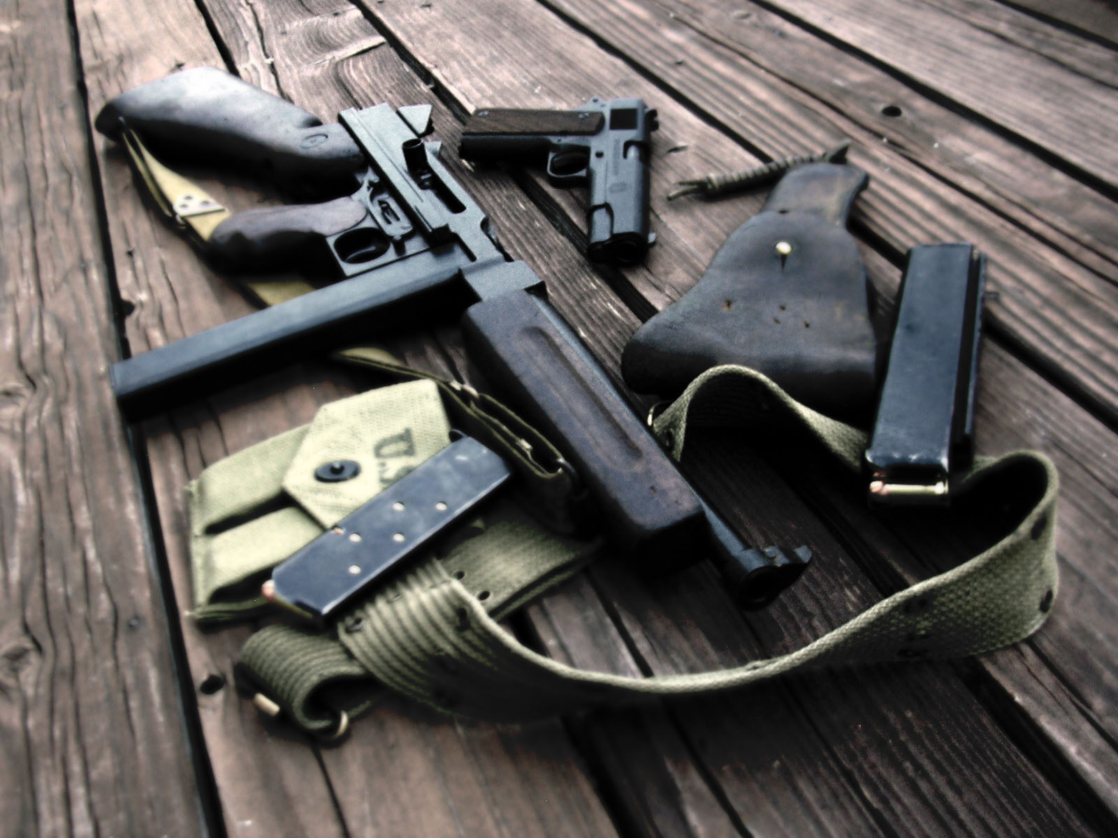 Weapons Submachine Gun 1600x1200