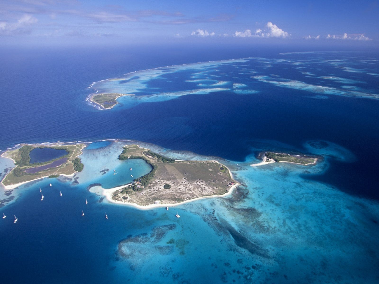 Sea Atolls Island Lagoon Aerial View 1600x1200