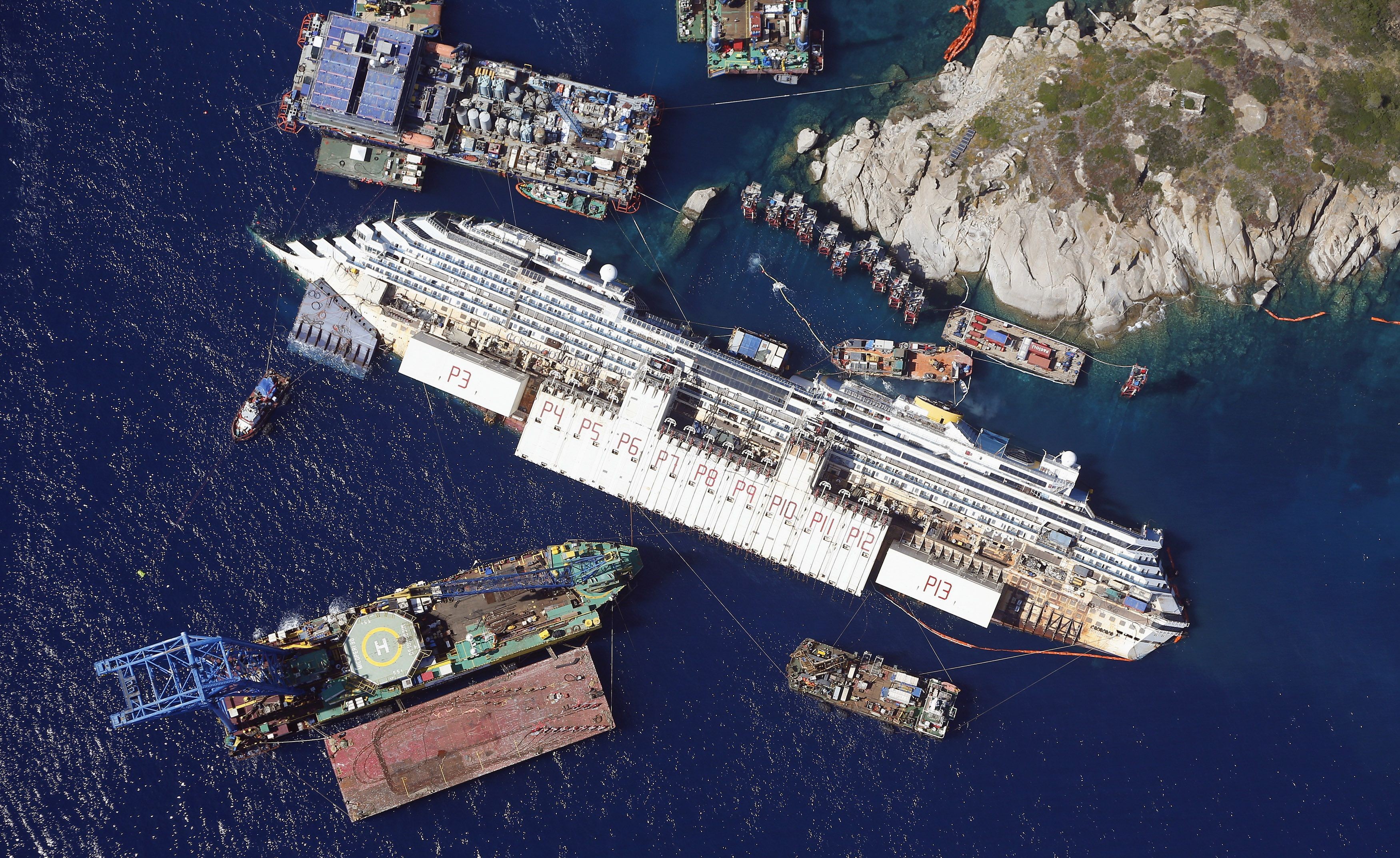 Nature Landscape Aerial View Water Sea Ship Shipwreck Cruise Ship Accidents Coast Cliff Italy Costa  3500x2145