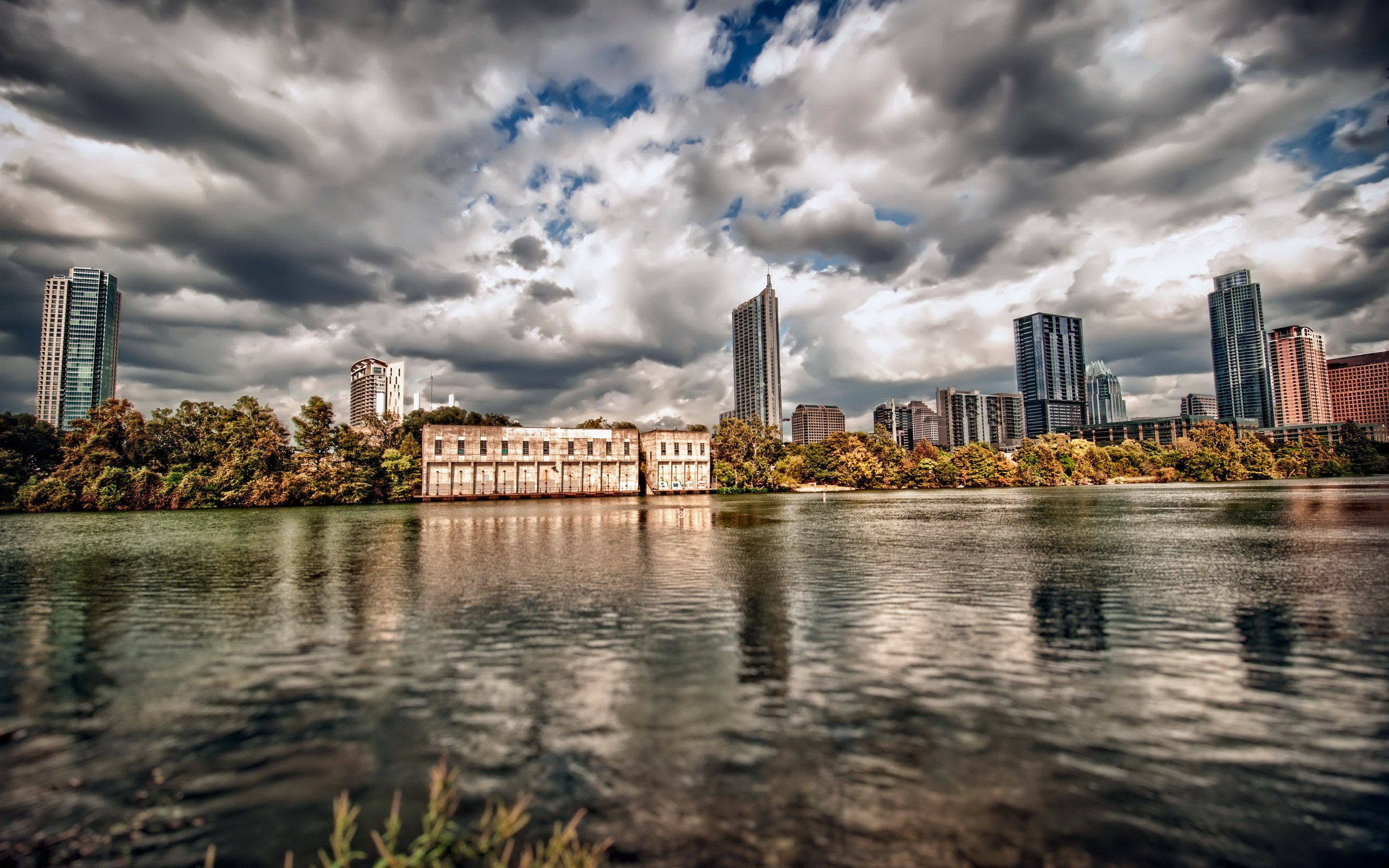 HDR Building Water Clouds Sky Austin Texas 2560x1600