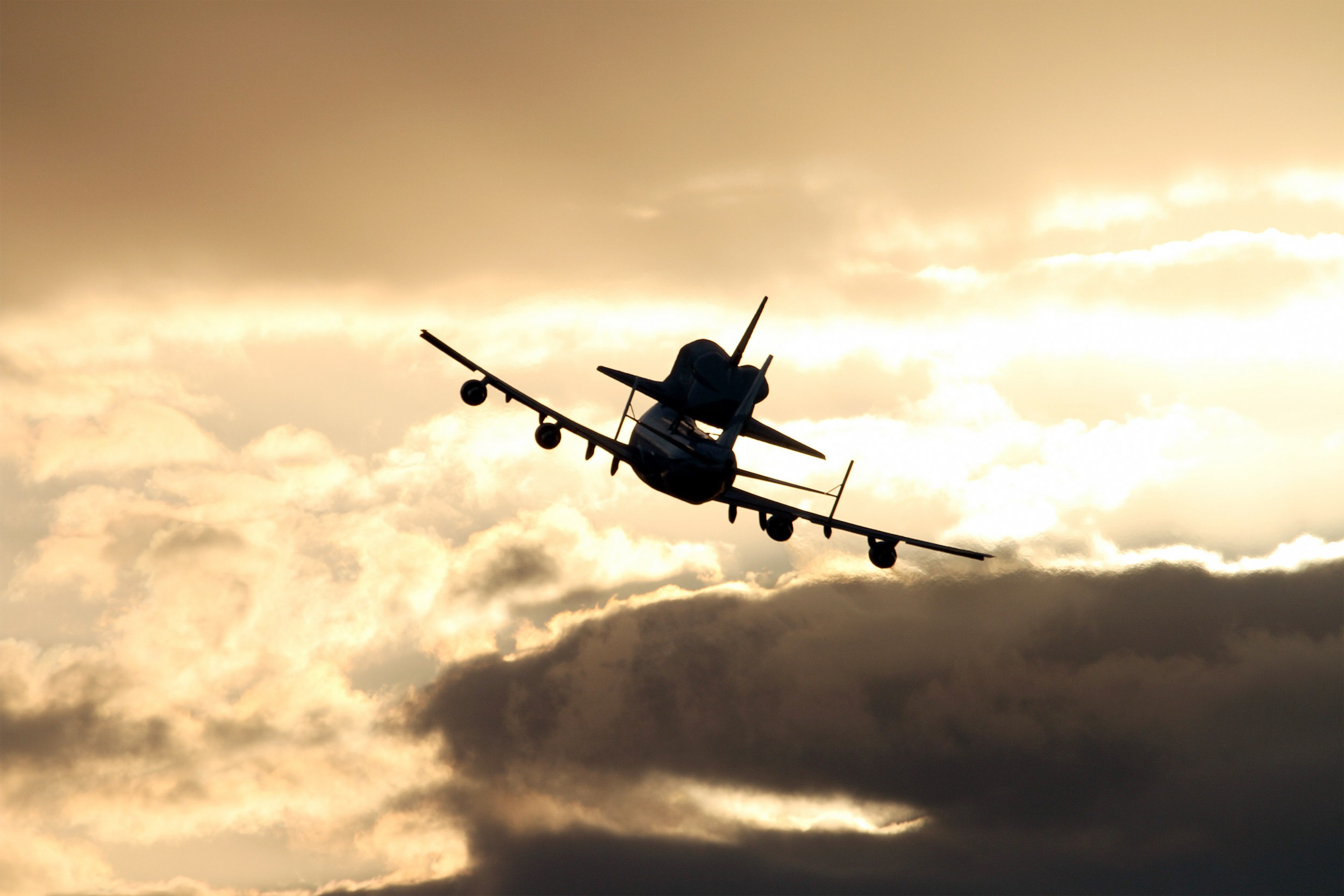 Photography Aircraft Airplane NASA Space Shuttle Discovery Space Shuttle Discovery Sky Boeing 747 Cl 2500x1667