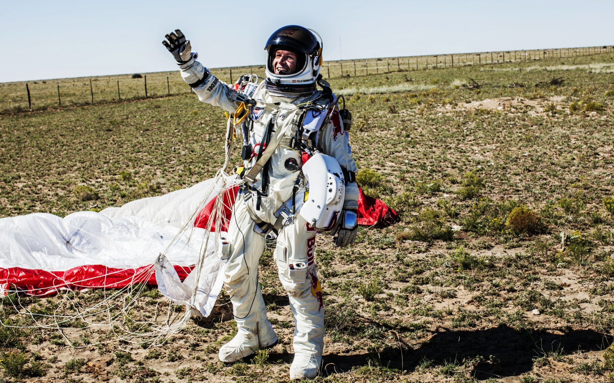 Men Skydiver Felix Baumgartner Astronaut 2560x1600
