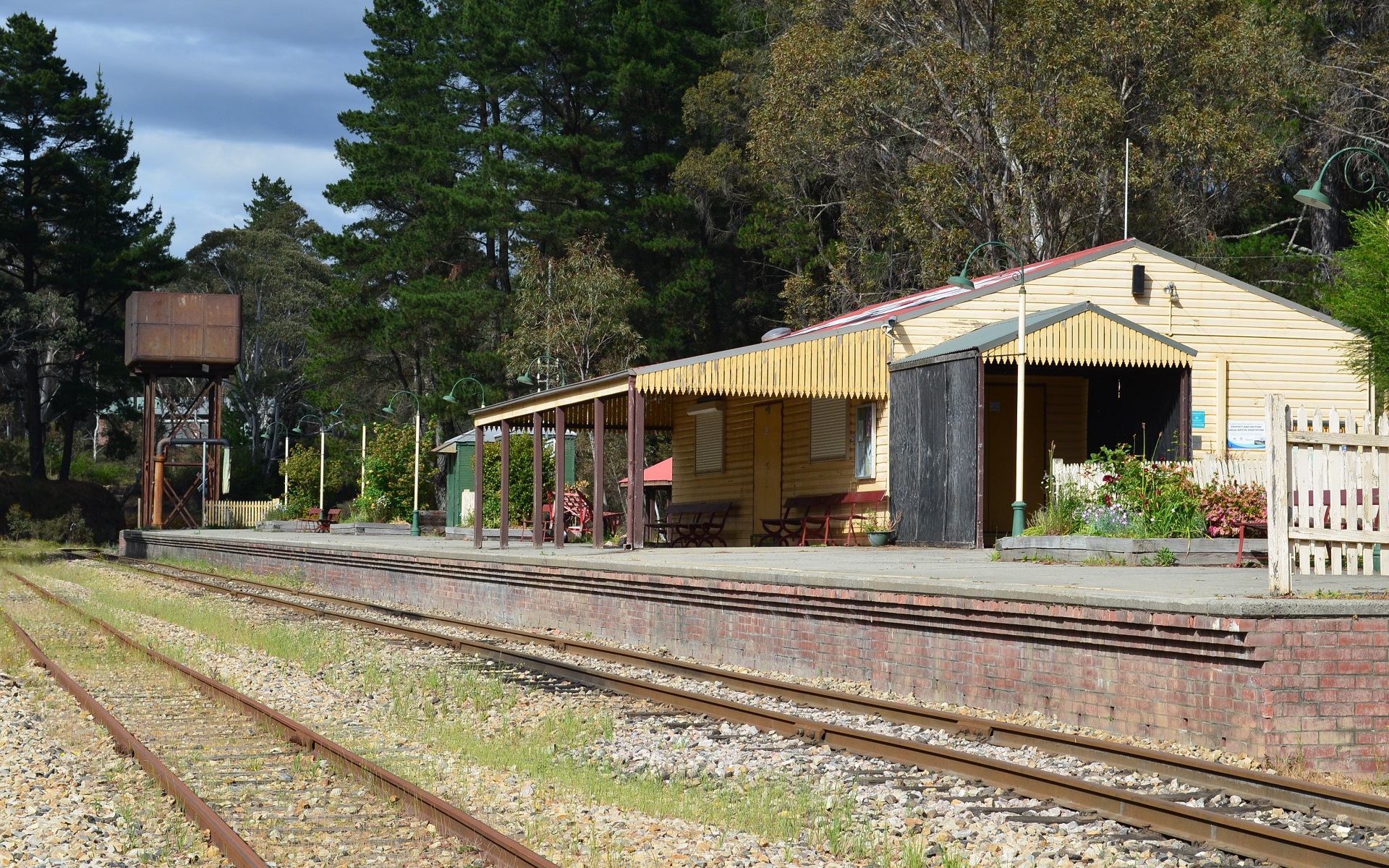 Building Railroad Lithgow Train Station 1920x1200