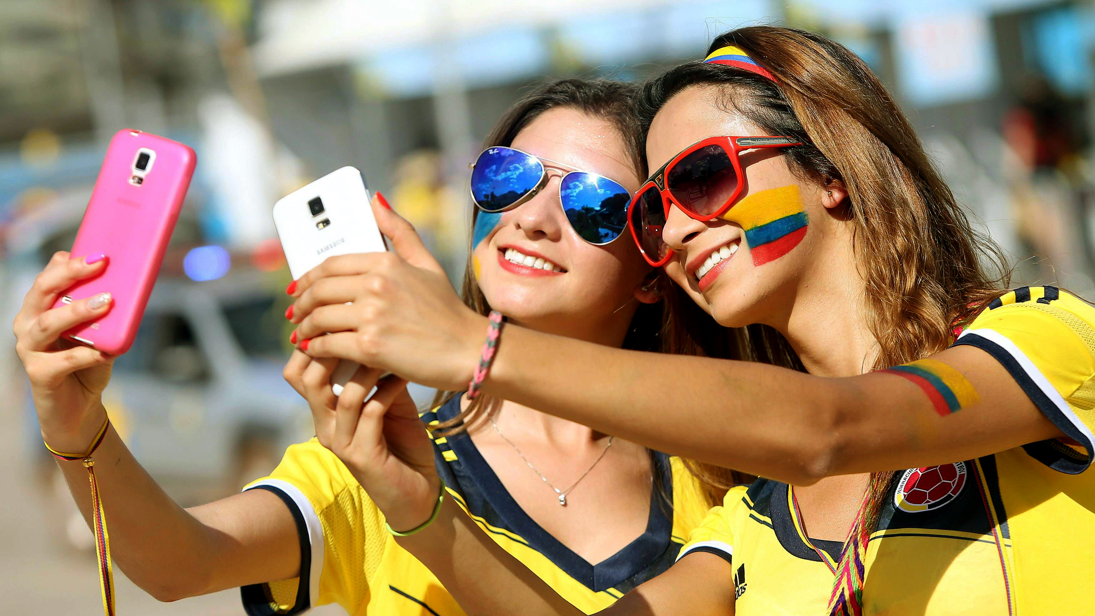 FiFA World Cup Women Selfies Sunglasses Smiling Colombia Brunette Sports Jerseys Smartphone Soccer G 3500x1969