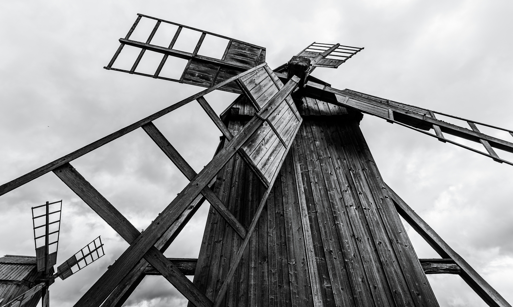 Black Amp White Mill Windmill 2048x1228