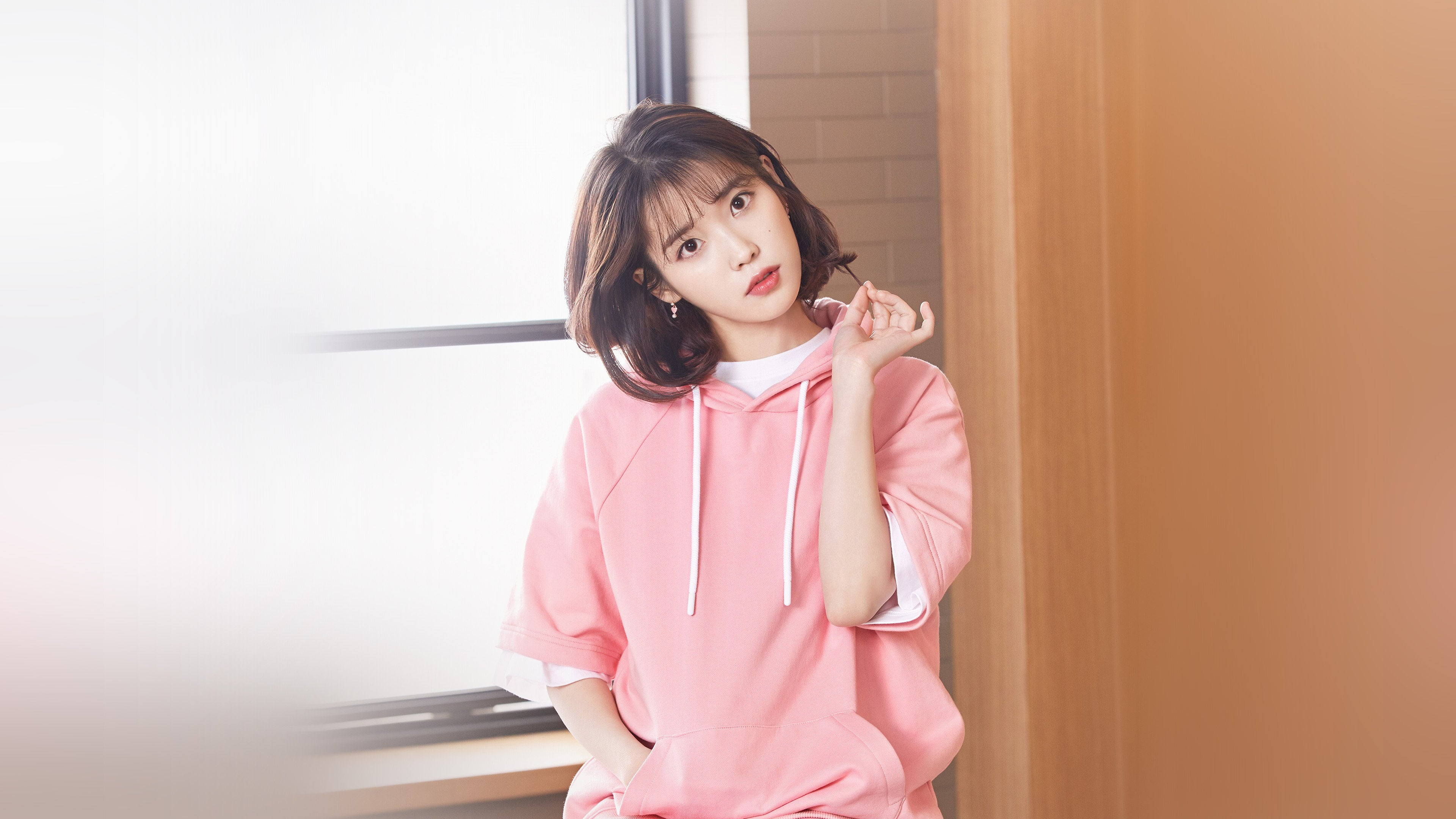 IU Lee Ji Eun Iu Lee Ji Eun Asian K Pop Korean Brunette Hoods Women Sweatshirts 3840x2160