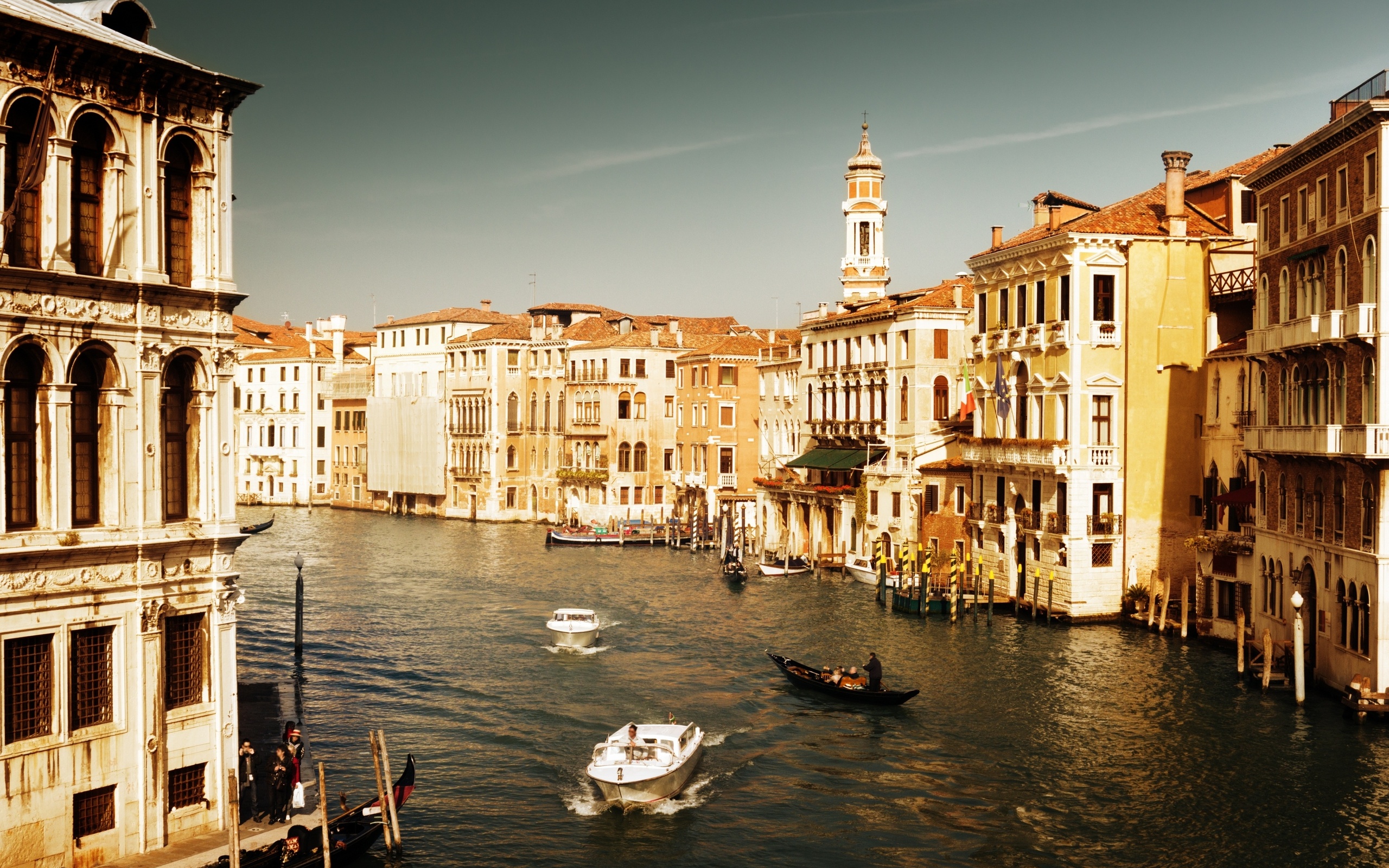 Man Made Venice 2560x1600
