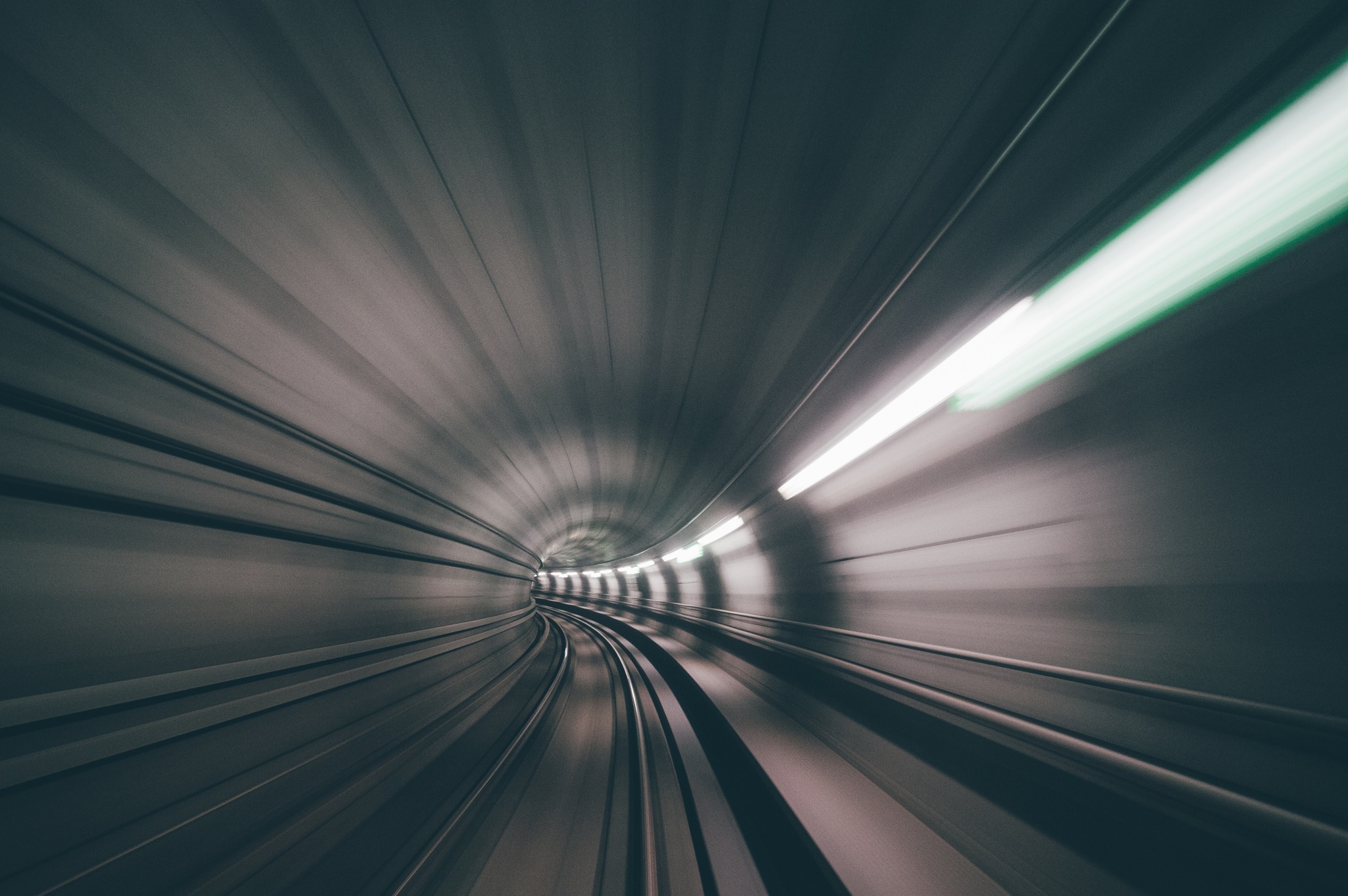 Motion Blur Tunnel 2048x1362