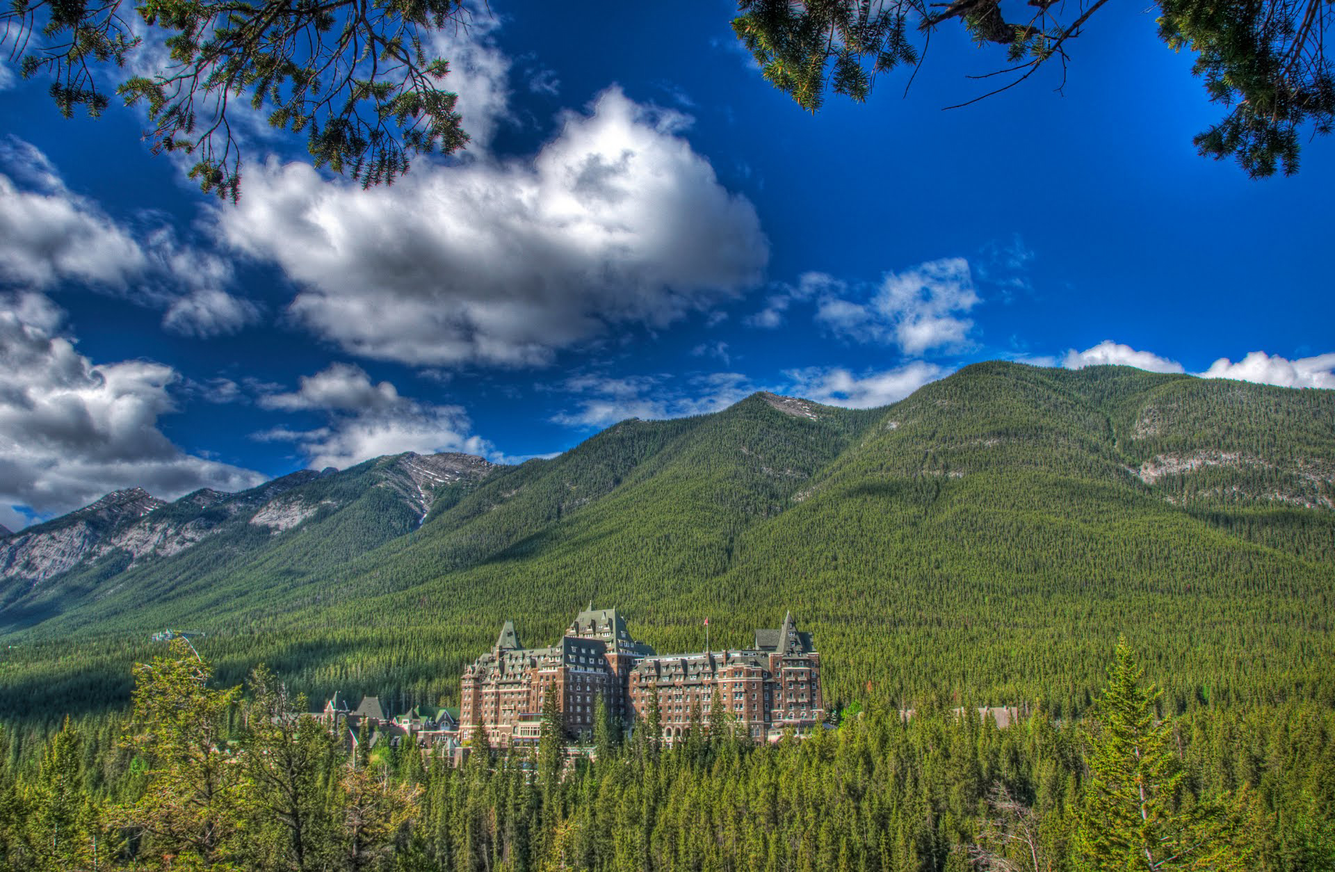 Banff Canadian Rockies Hotel 1920x1254