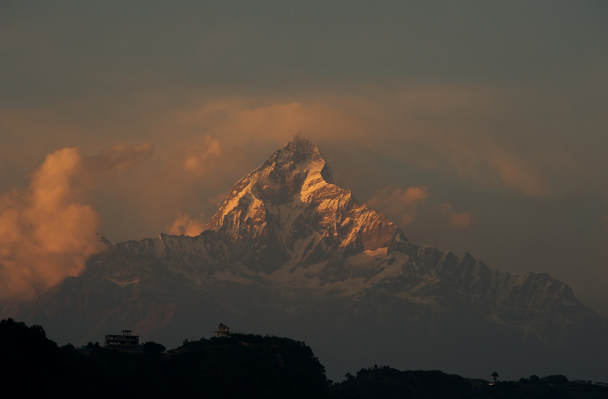 Cloud Himalayas Mountain Nepal Ridge Summit 2048x1343