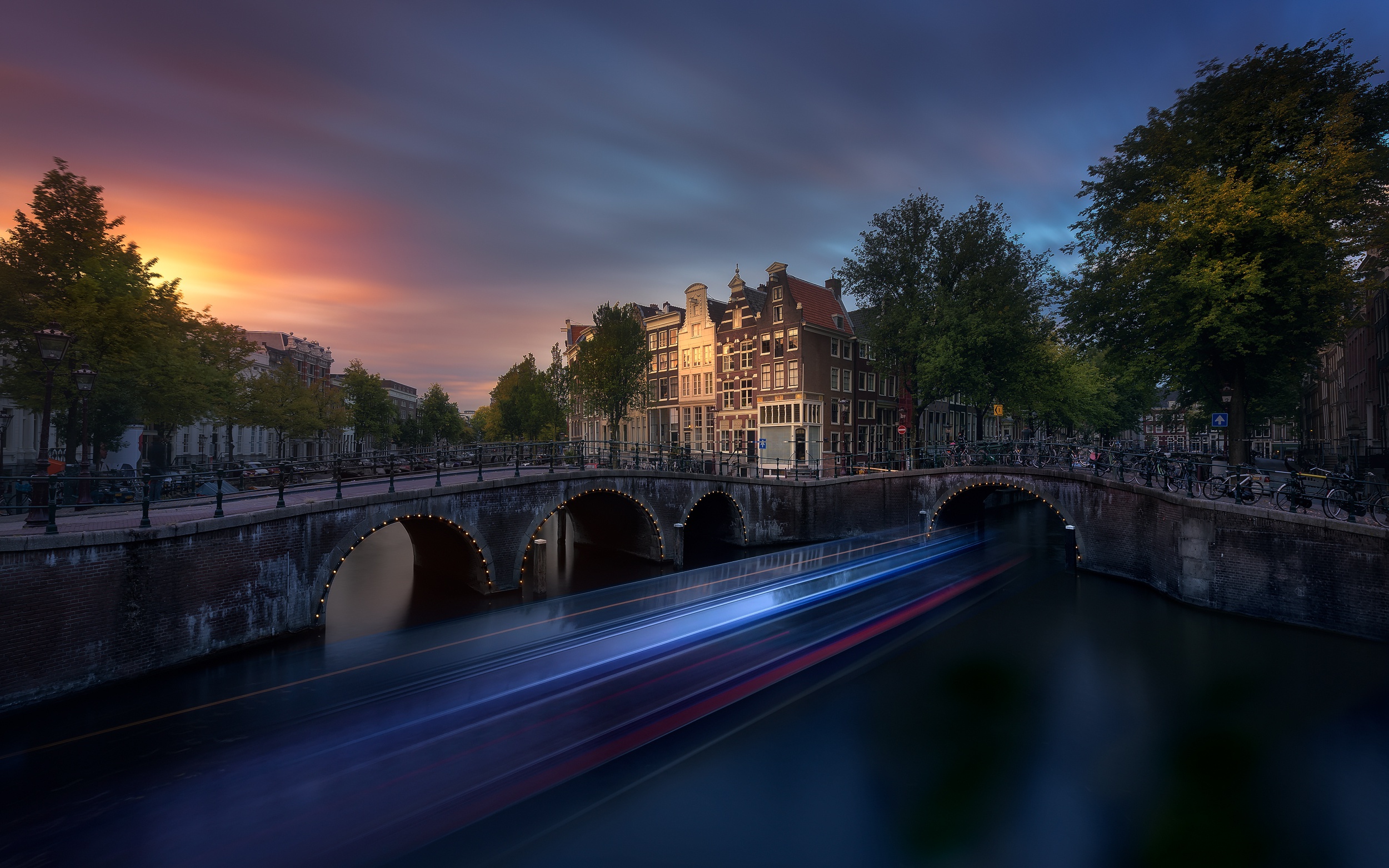 Amsterdam Building Canal City Evening Netherlands Time Lapse 2500x1563
