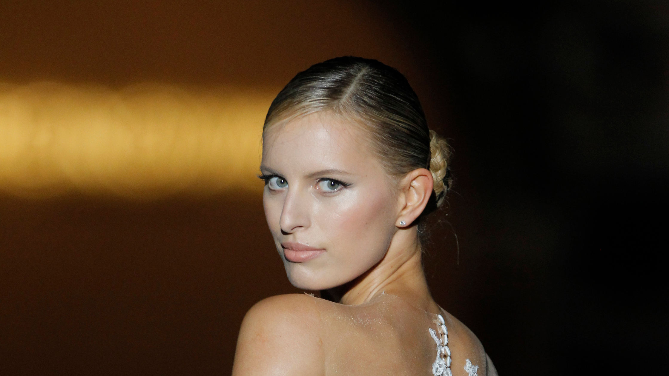 Czech Karolina Kurkova Model 2240x1260