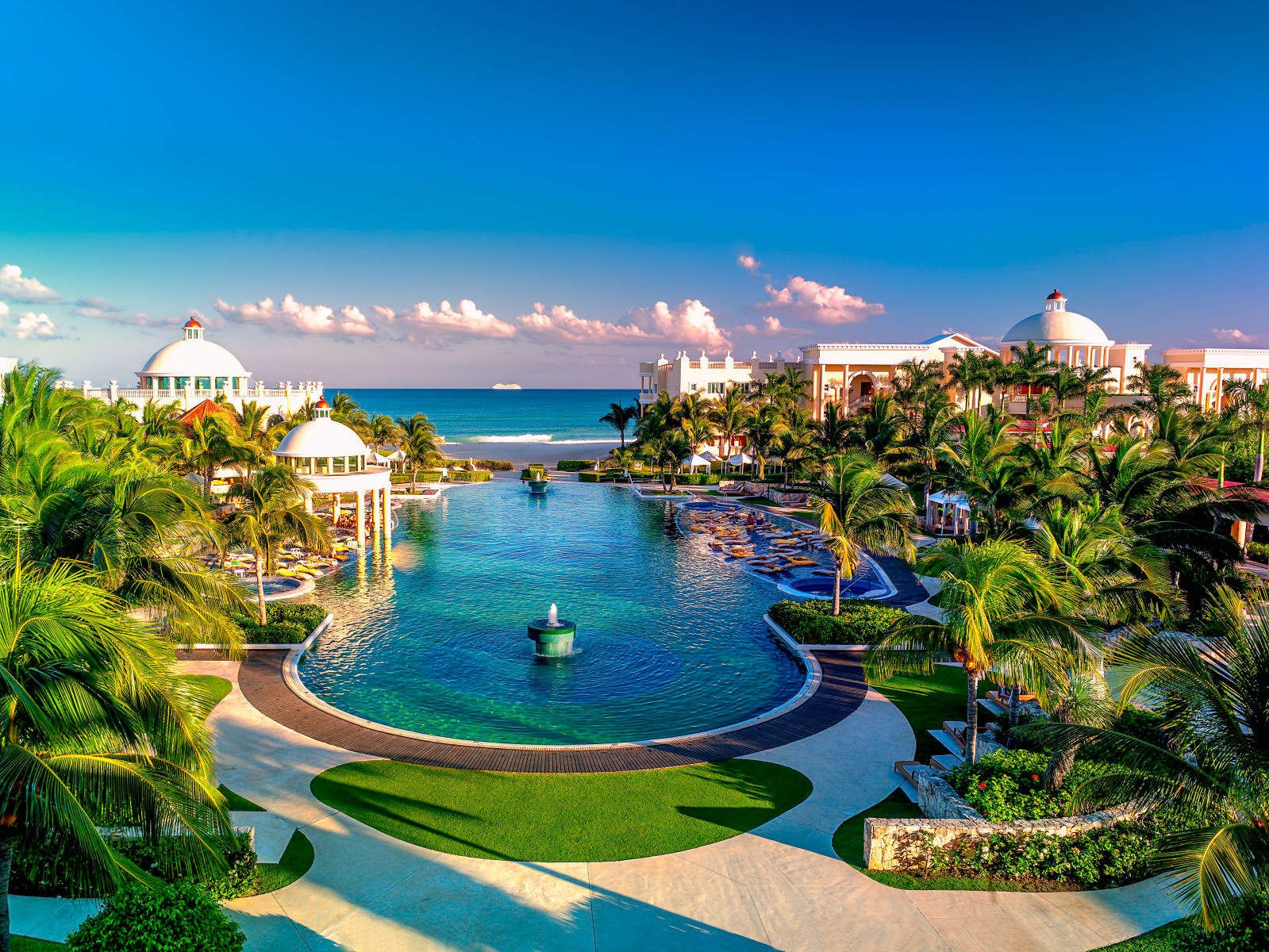 Building Man Made Palm Tree Pool Resort Tropical Tropics Turks And Caicos 1599x1200