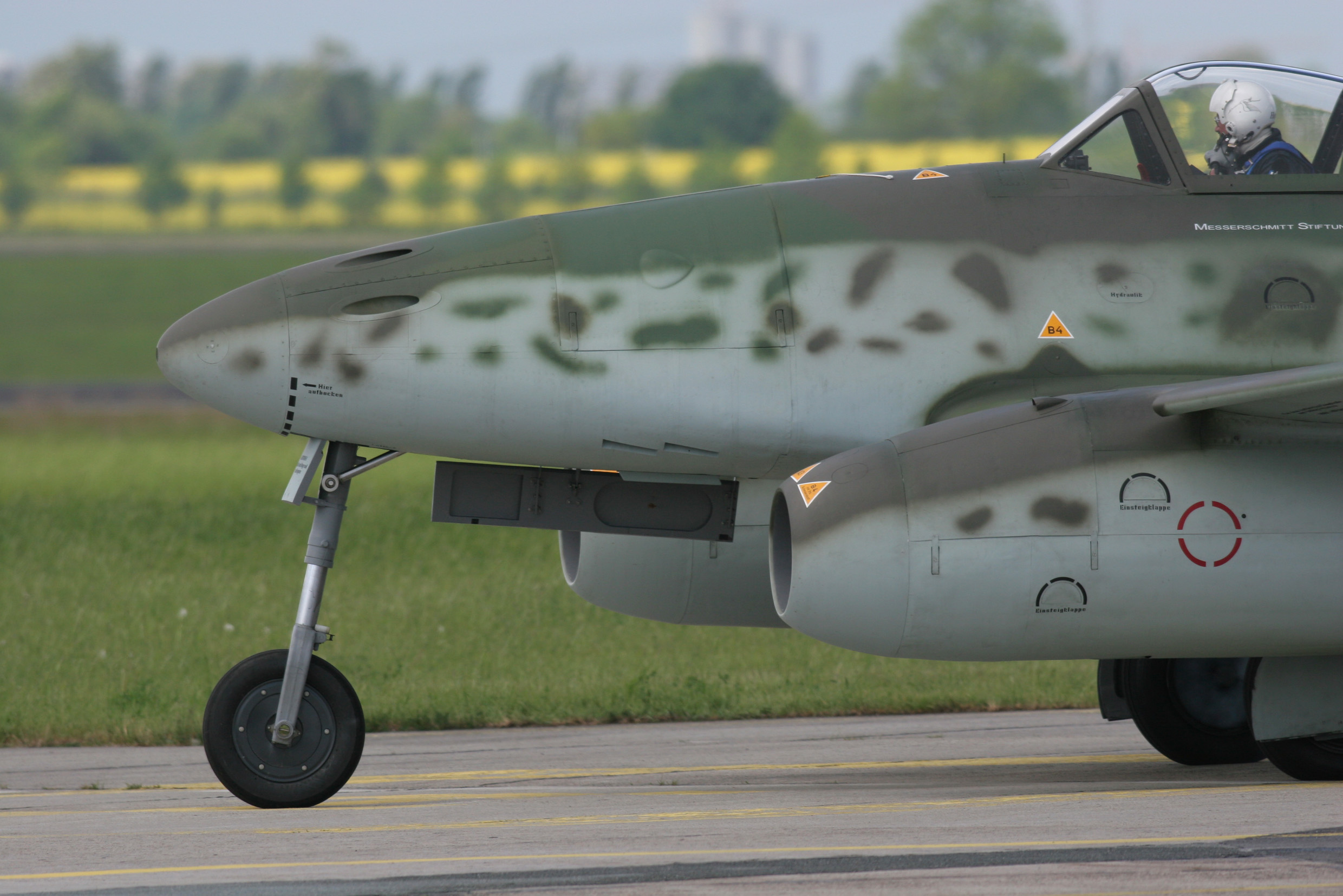 Messerschmitt Messerschmitt Me 262 2480x1654