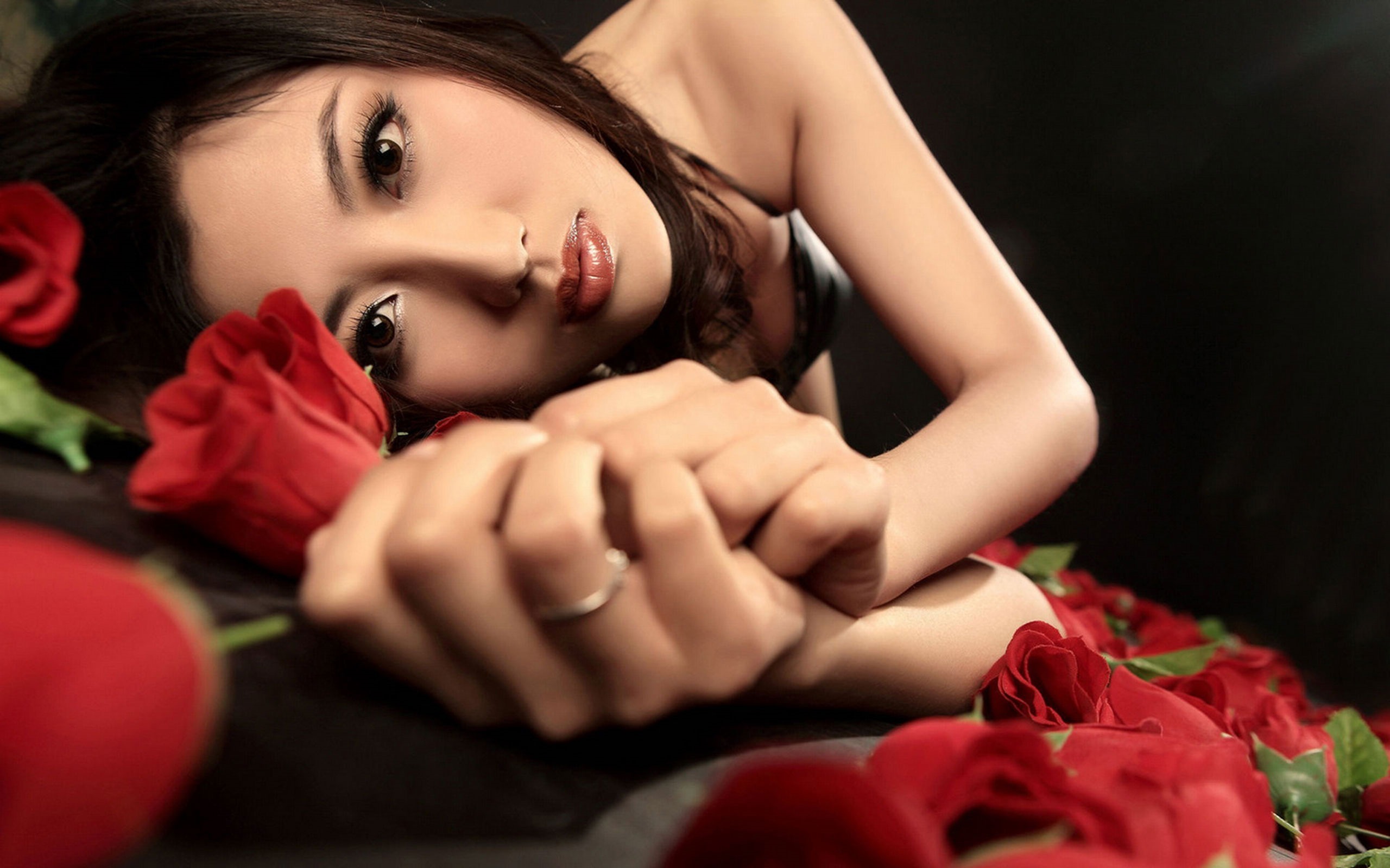 Asian Close Up Face Girl Hair Red Rose Ring 2560x1600