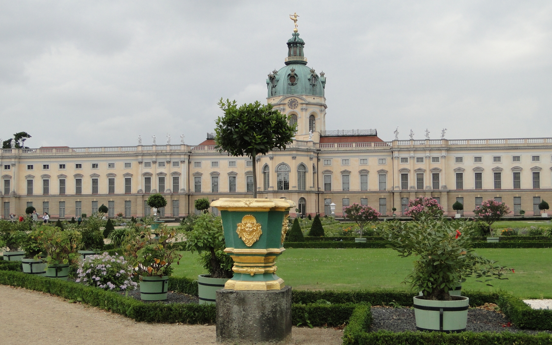 Man Made Charlottenburg Palace 1920x1200