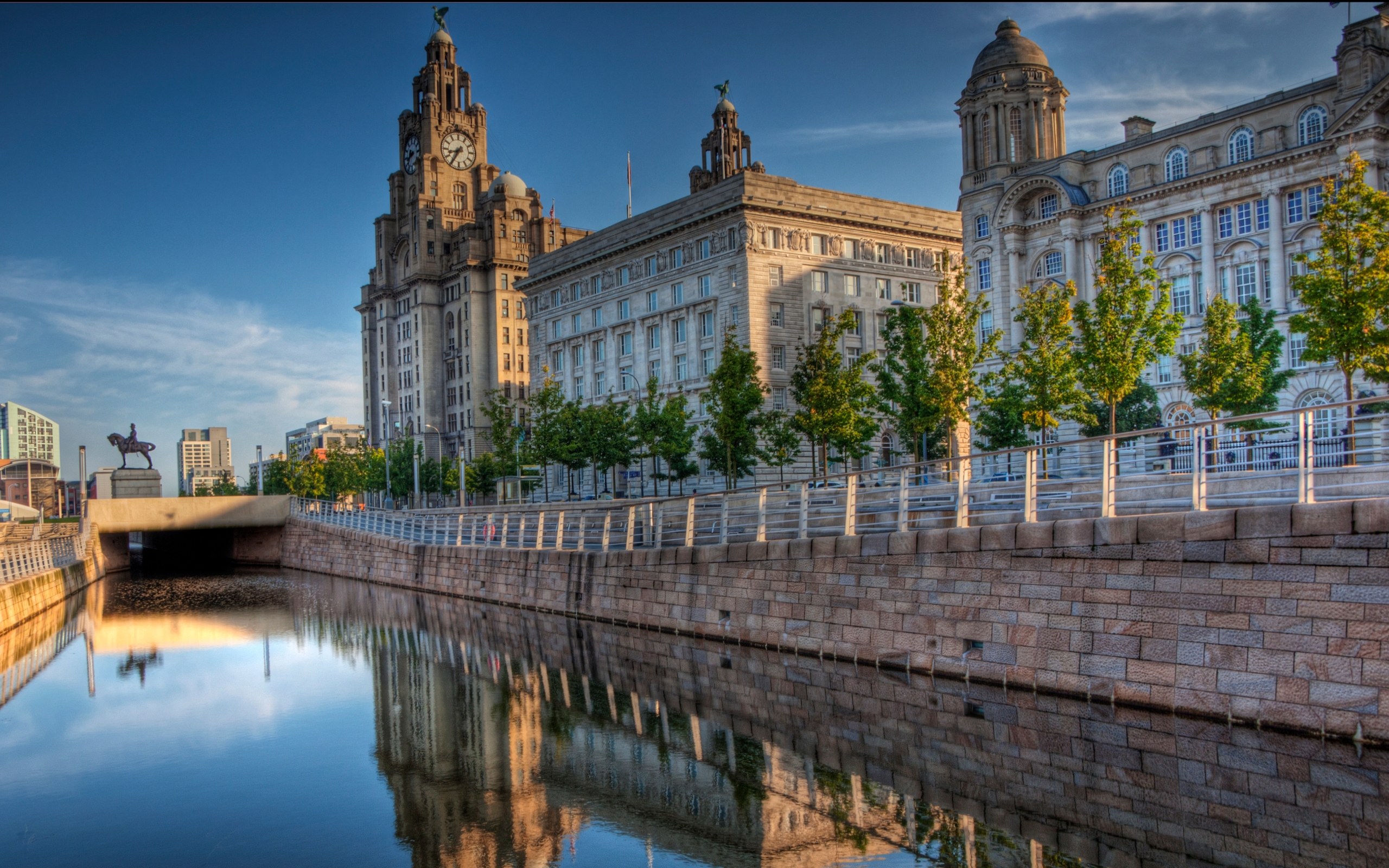 Man Made Liverpool 2560x1600