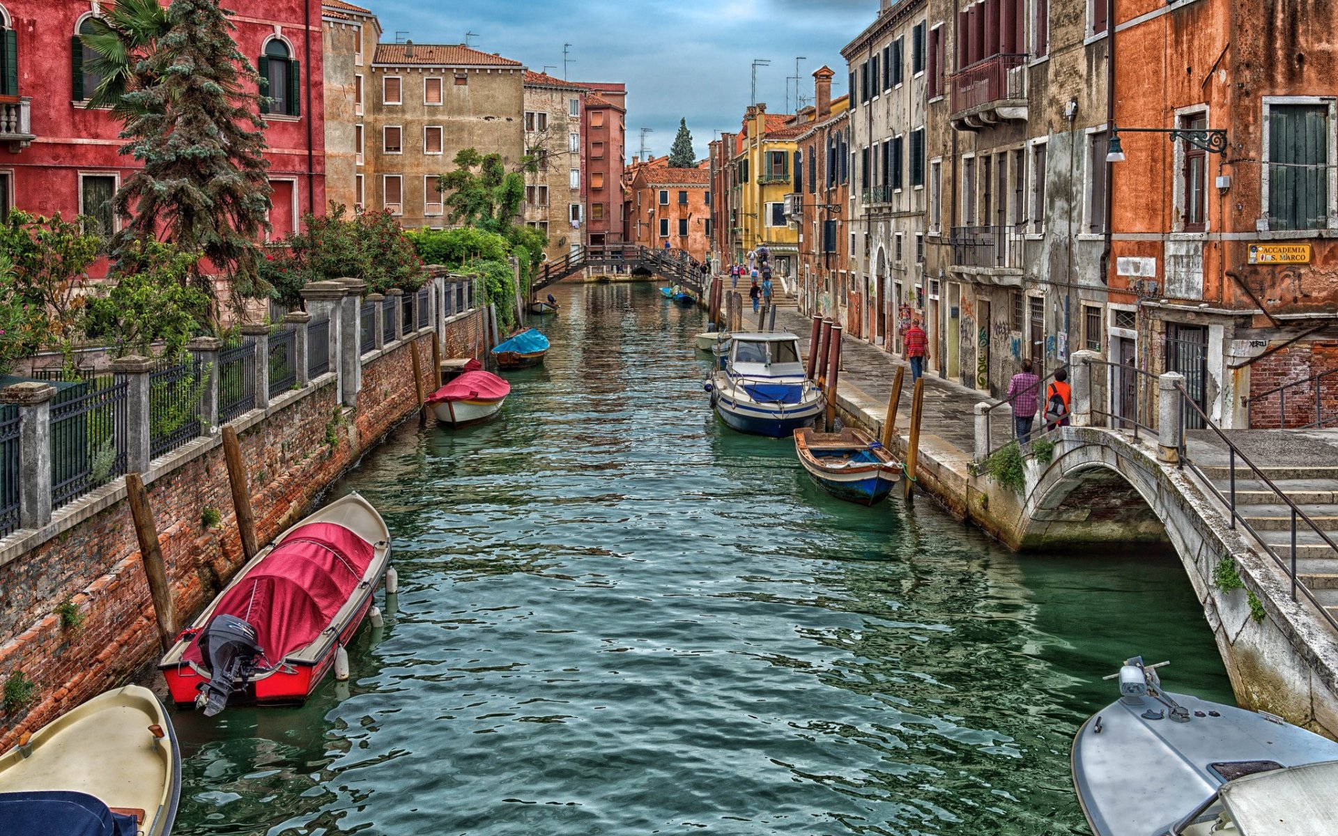 Boat Canal Colorful Colors House Italy Man Made Venice 1920x1200
