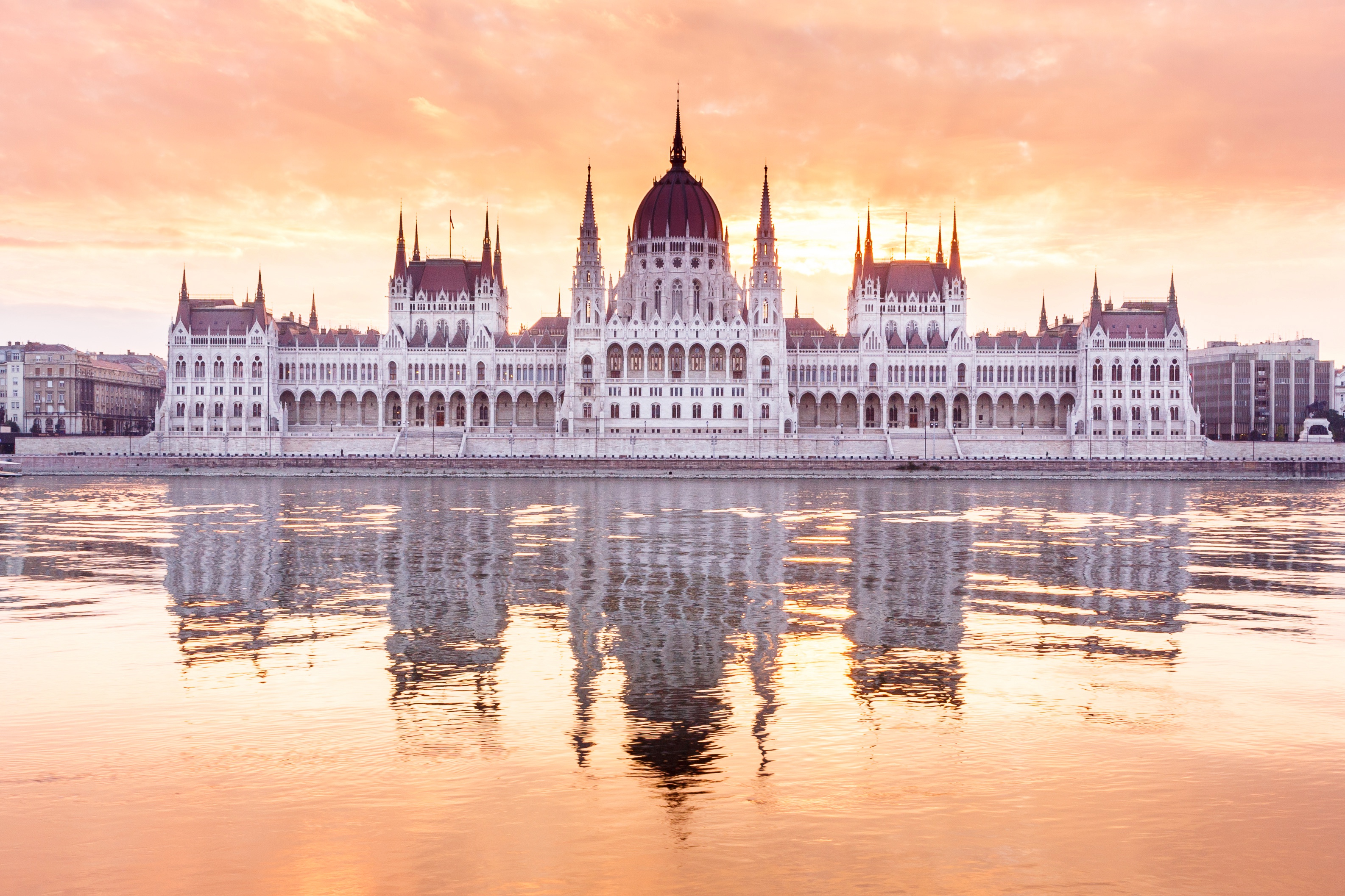 Architecture Budapest Building Danube Hungarian Parliament Building Monument Reflection 3172x2115
