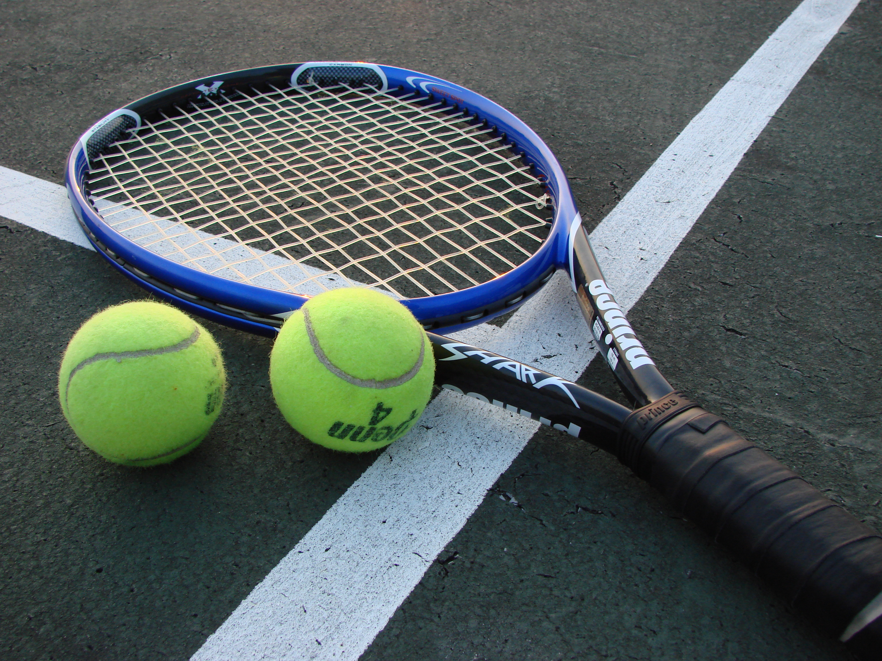 Ball Racquet Tennis 3072x2304