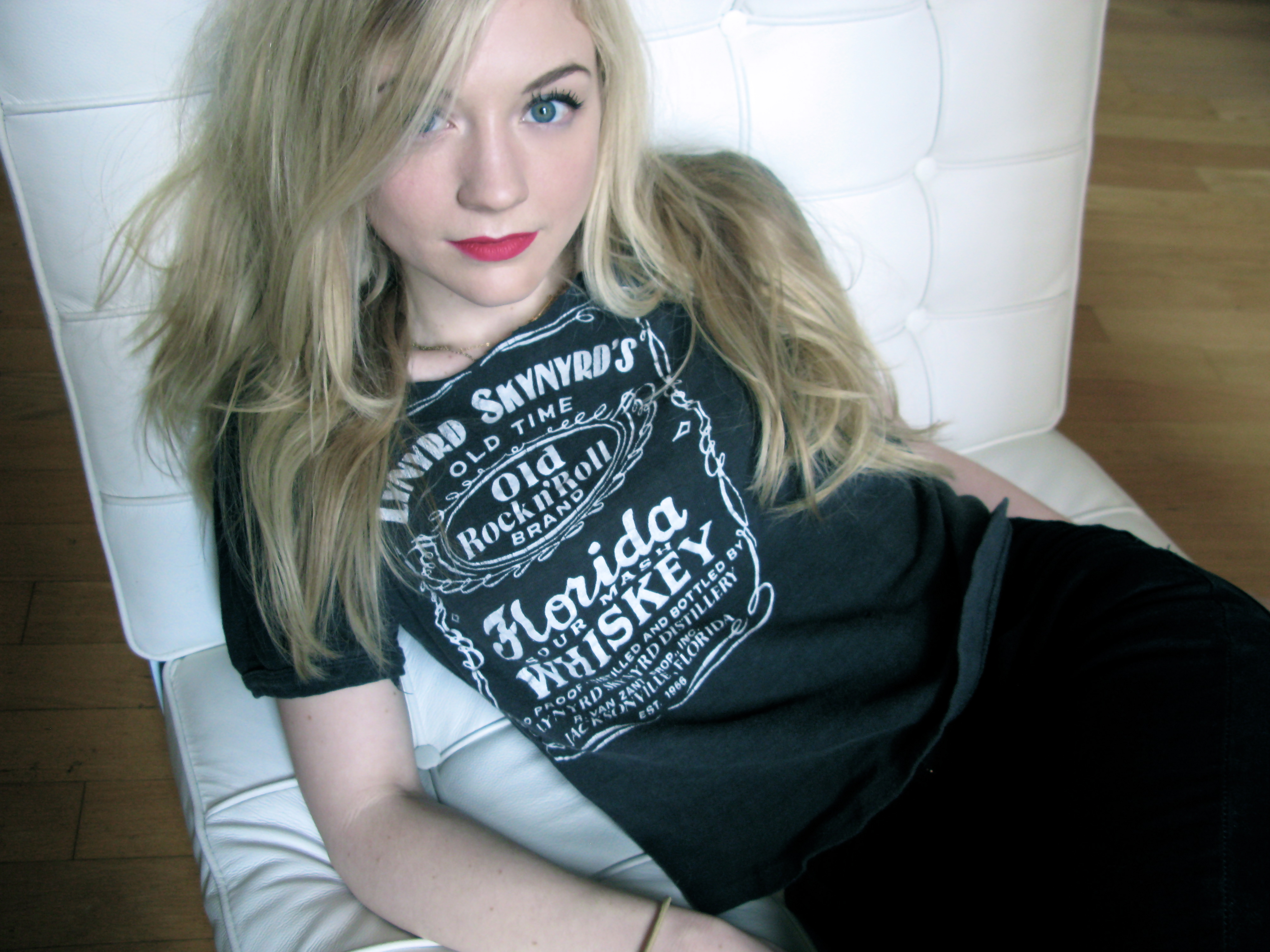 Emily Kinney 4000x3000