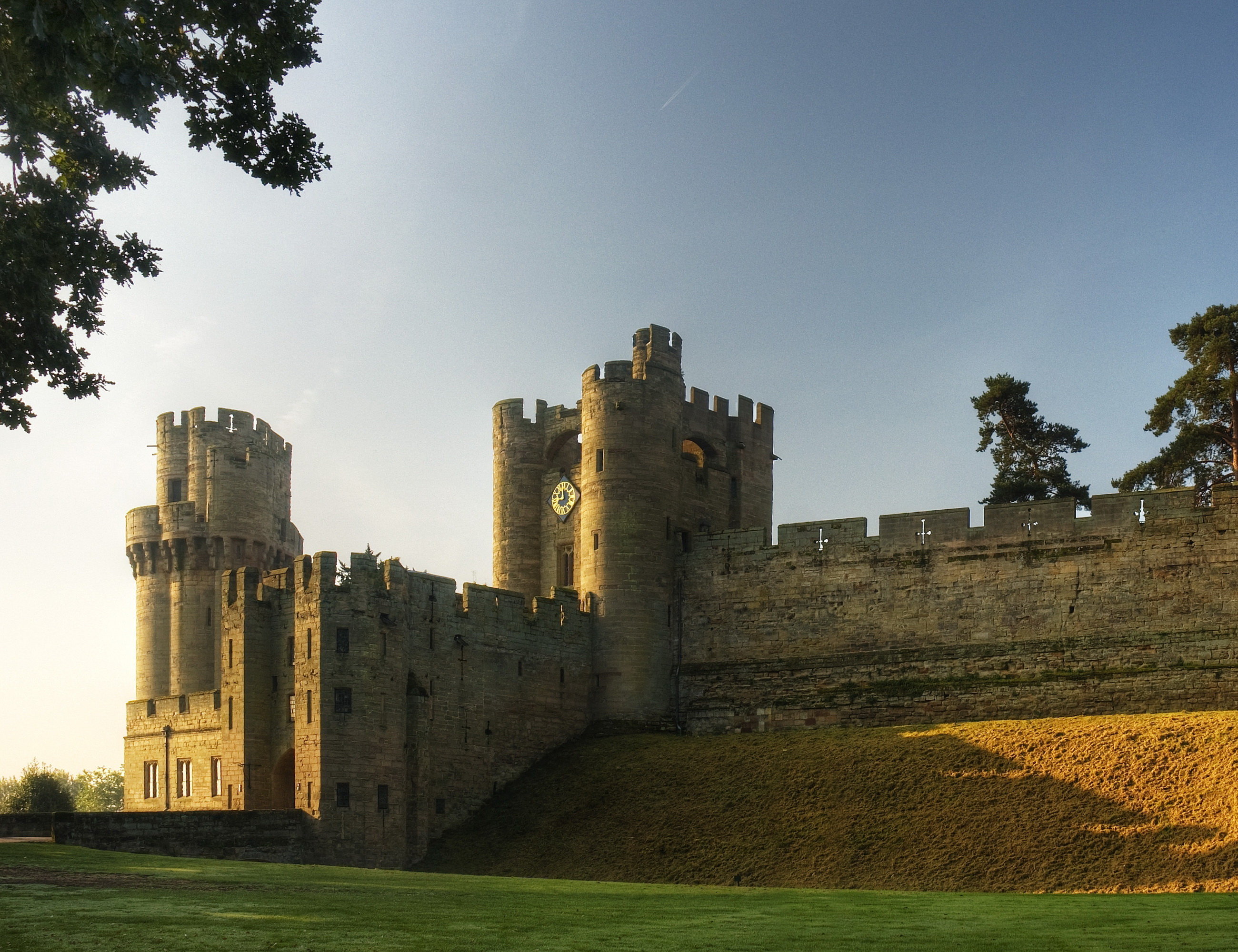 Man Made Warwick Castle 2600x2000