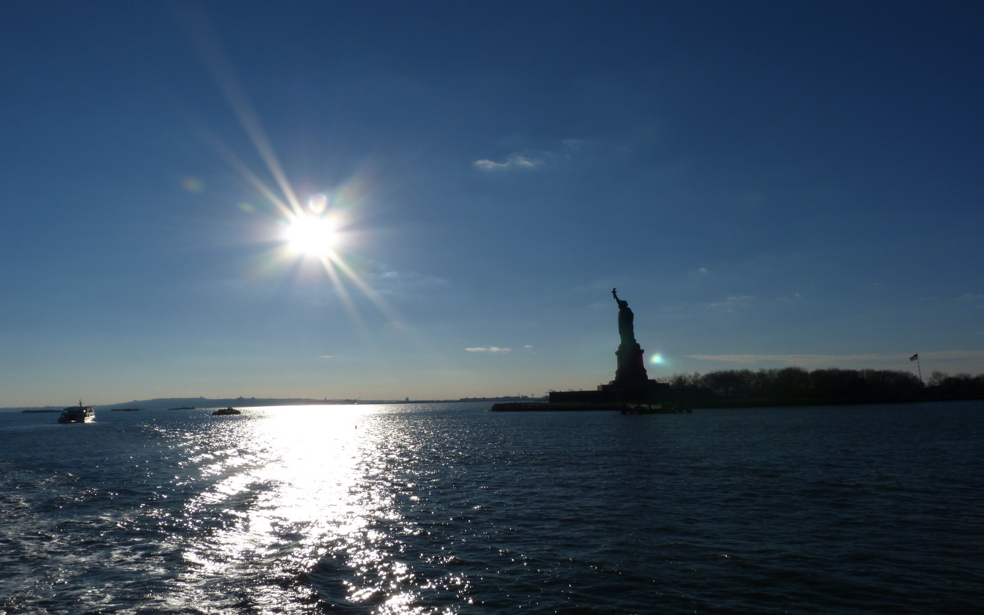 Man Made Statue Of Liberty 1920x1200