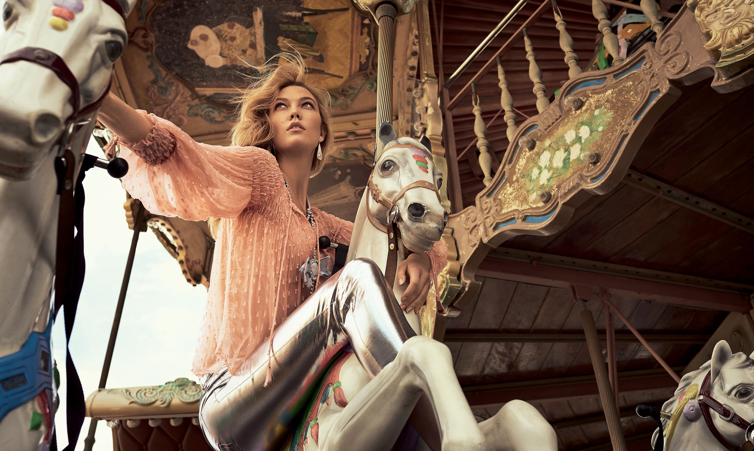 American Blonde Carrousel Karlie Kloss Model 2506x1500