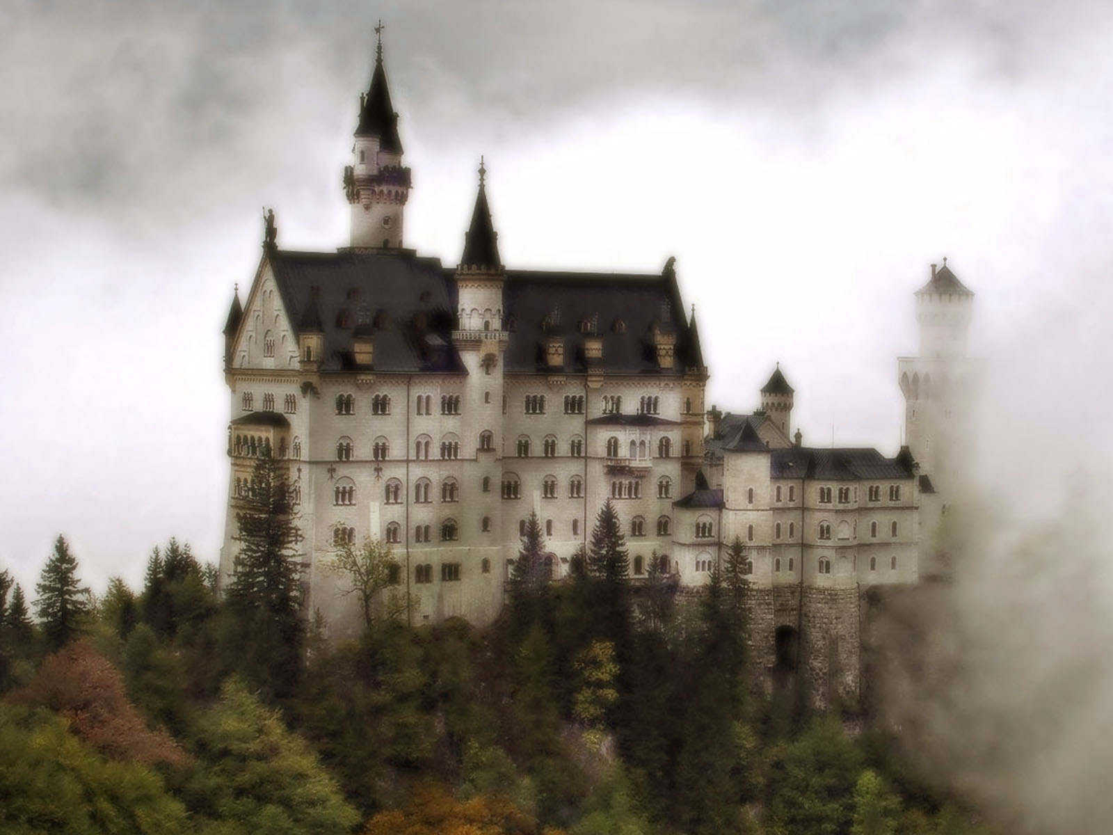 Man Made Neuschwanstein Castle 1600x1200