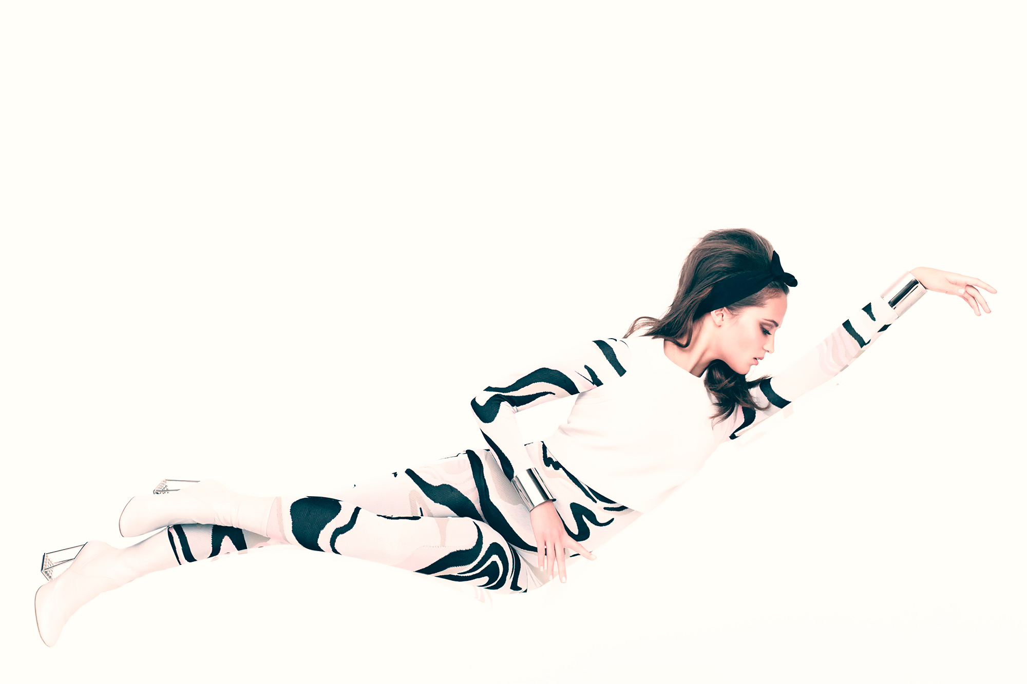 Actress Alicia Vikander Brunette Lying Down Swedish Woman 2000x1333