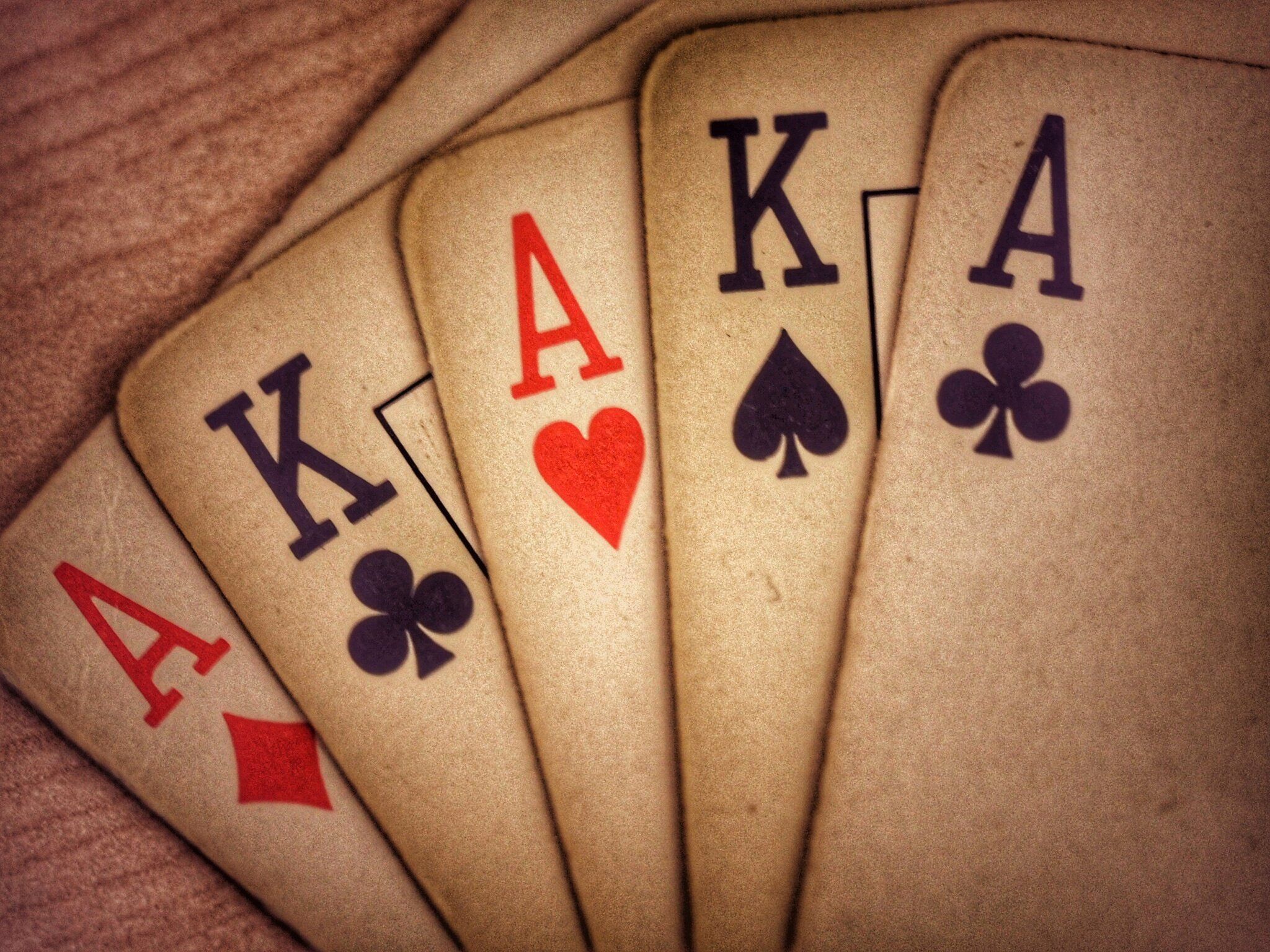 Игра в карты в туза. Покер. Покер обои. Покерные карты. Покер обои на рабочий стол.