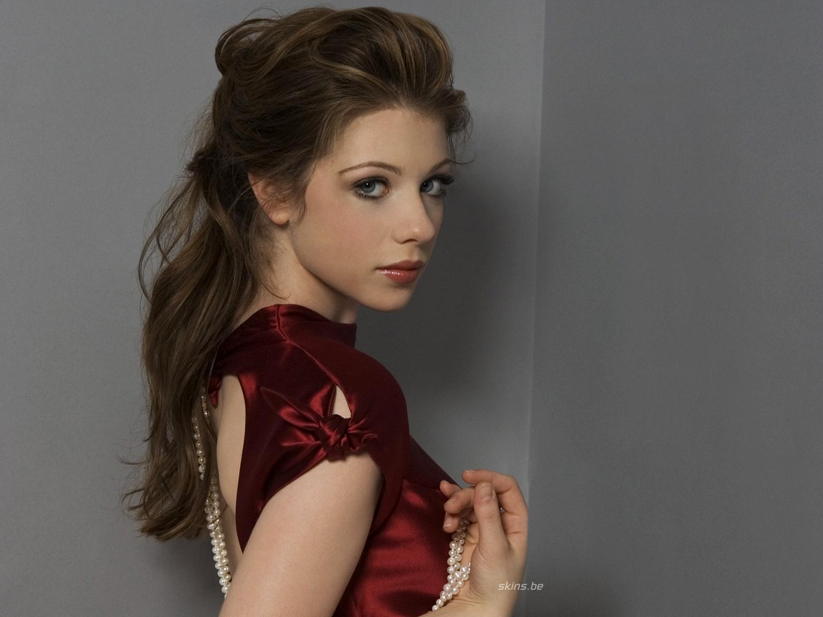 Michelle Trachtenberg 1600x1200