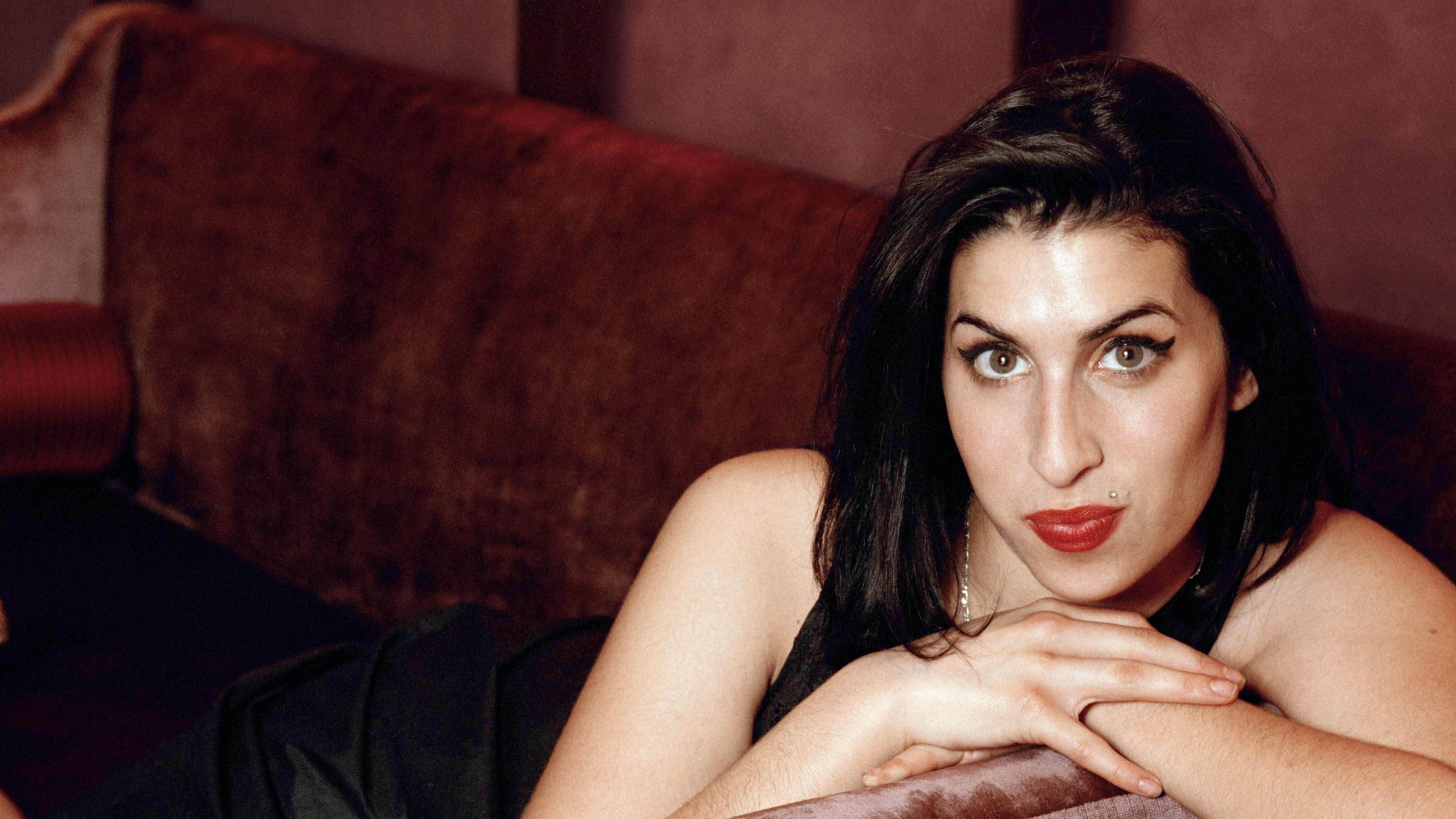 Amy Winehouse English Singer 3840x2160