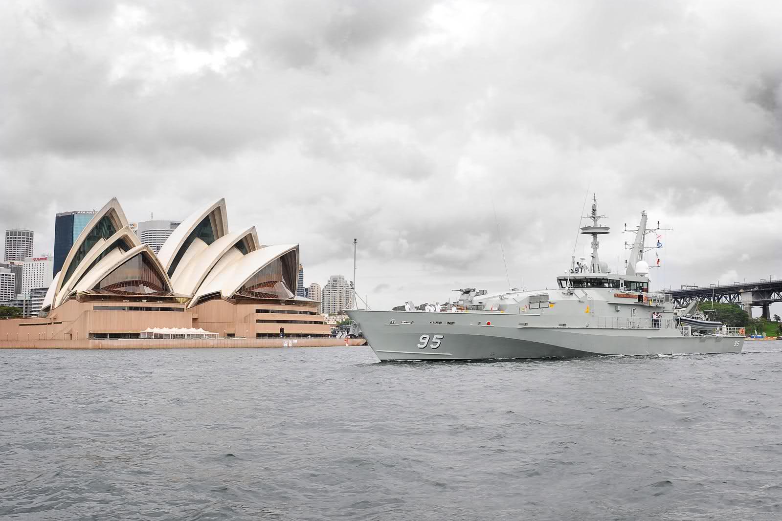 Australia Hmas Maryborough Acpb 95 Patrol Boat Sydney Opera House Warship 1599x1066