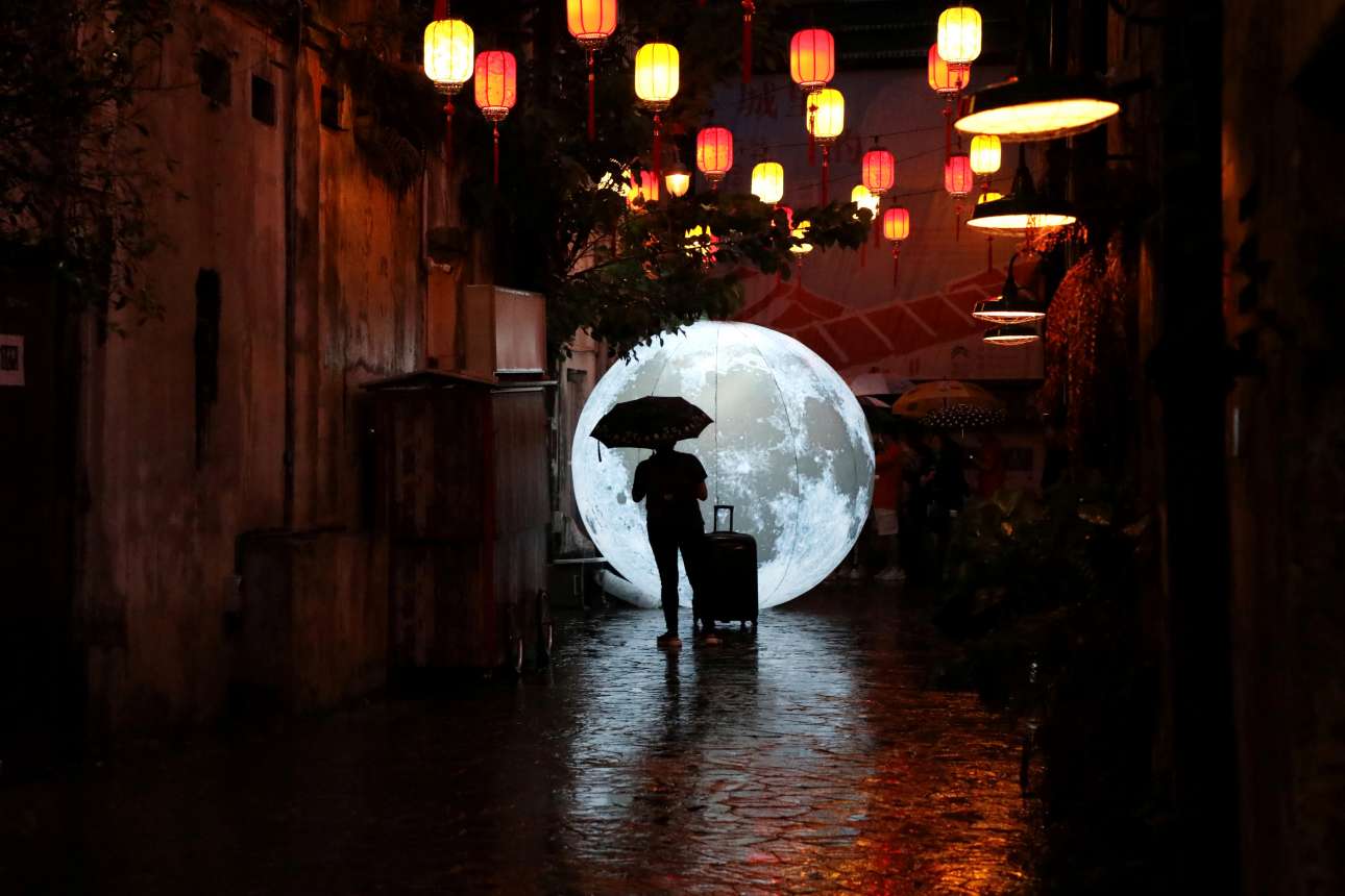 Night Street Lights Urban House Moon Art Installation Umbrella Silhouette Malaysia Lantern Luggage 1290x860