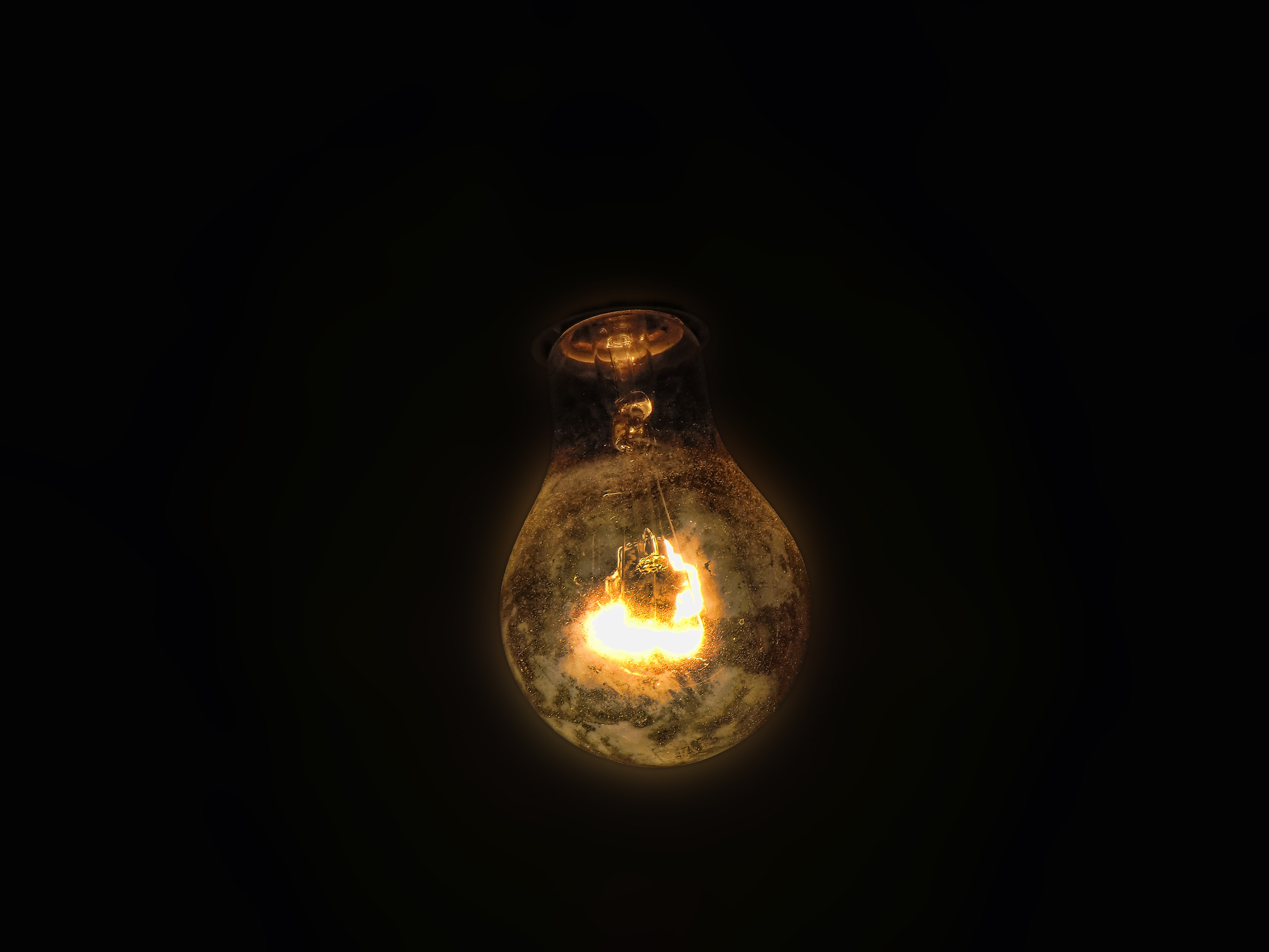 Man Made Light Bulb 2560x1920