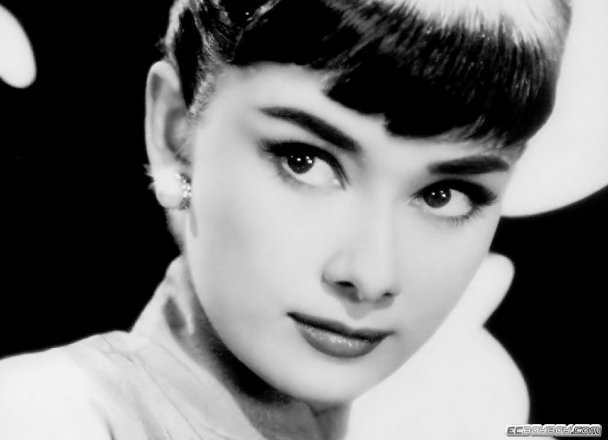 Audrey Hepburn 1990x1440