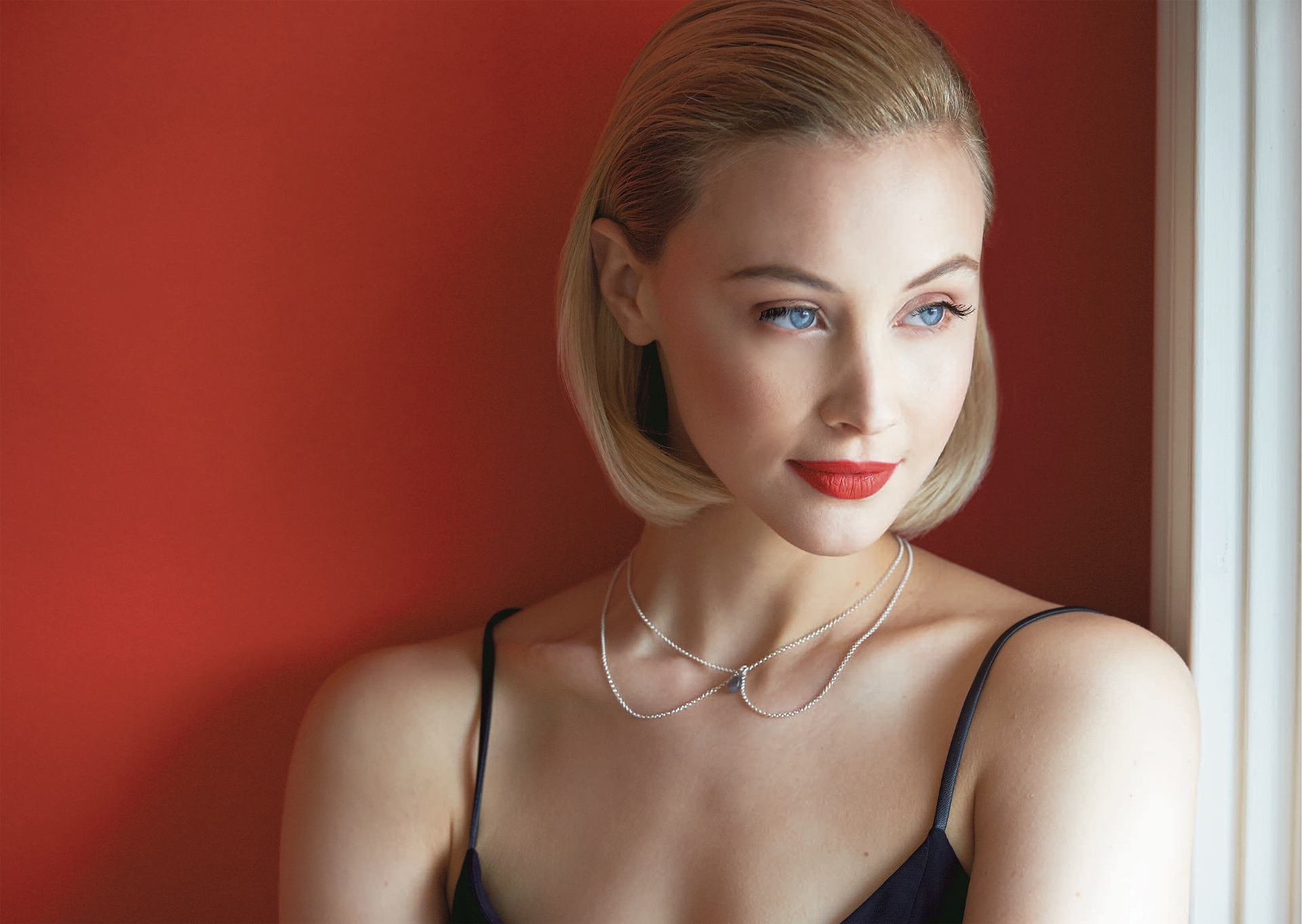 Actress Blonde Blue Eyes Face Lipstick Necklace Sarah Gadon 1920x1362