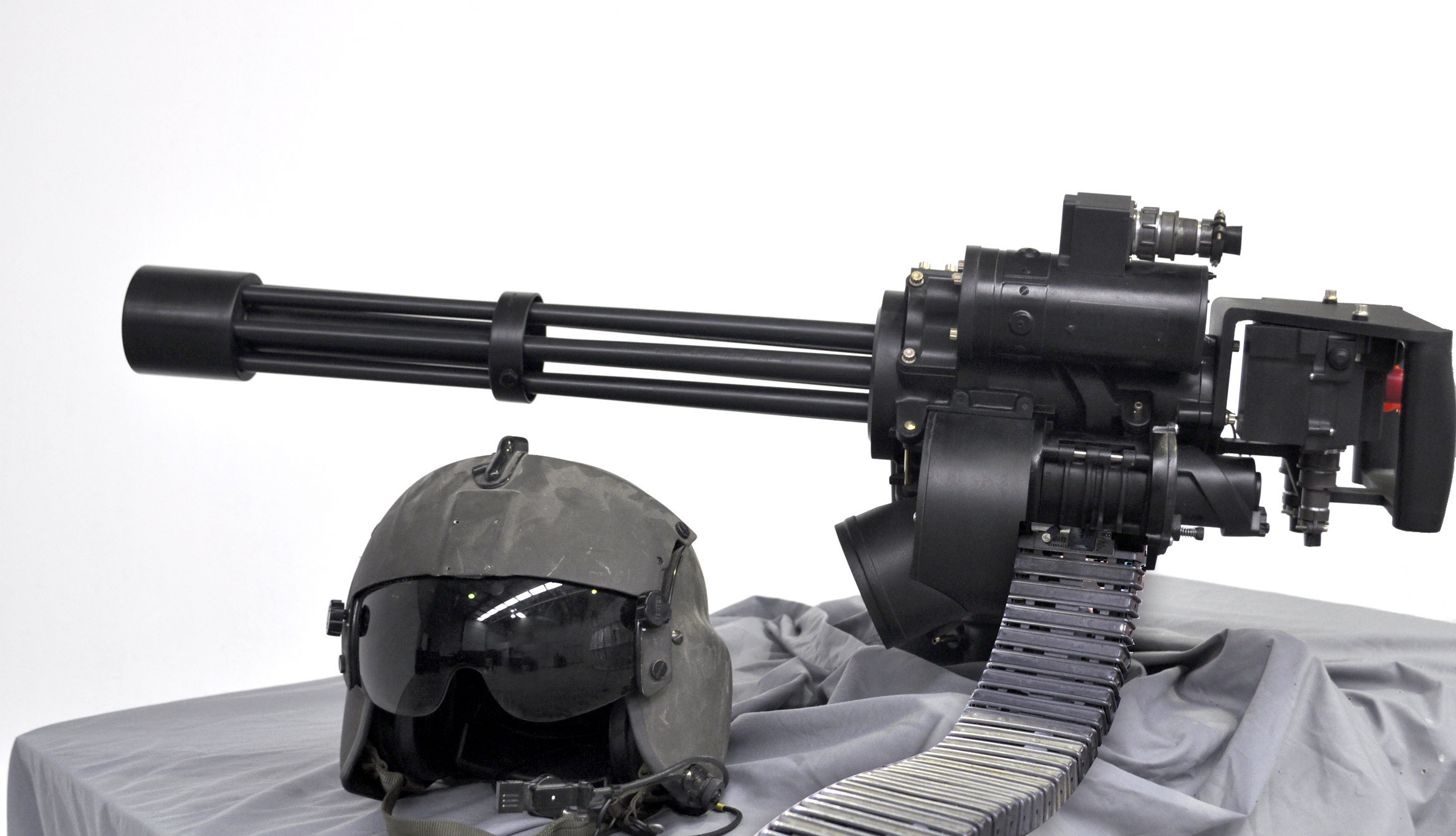 M134 Minigun 2334x1340