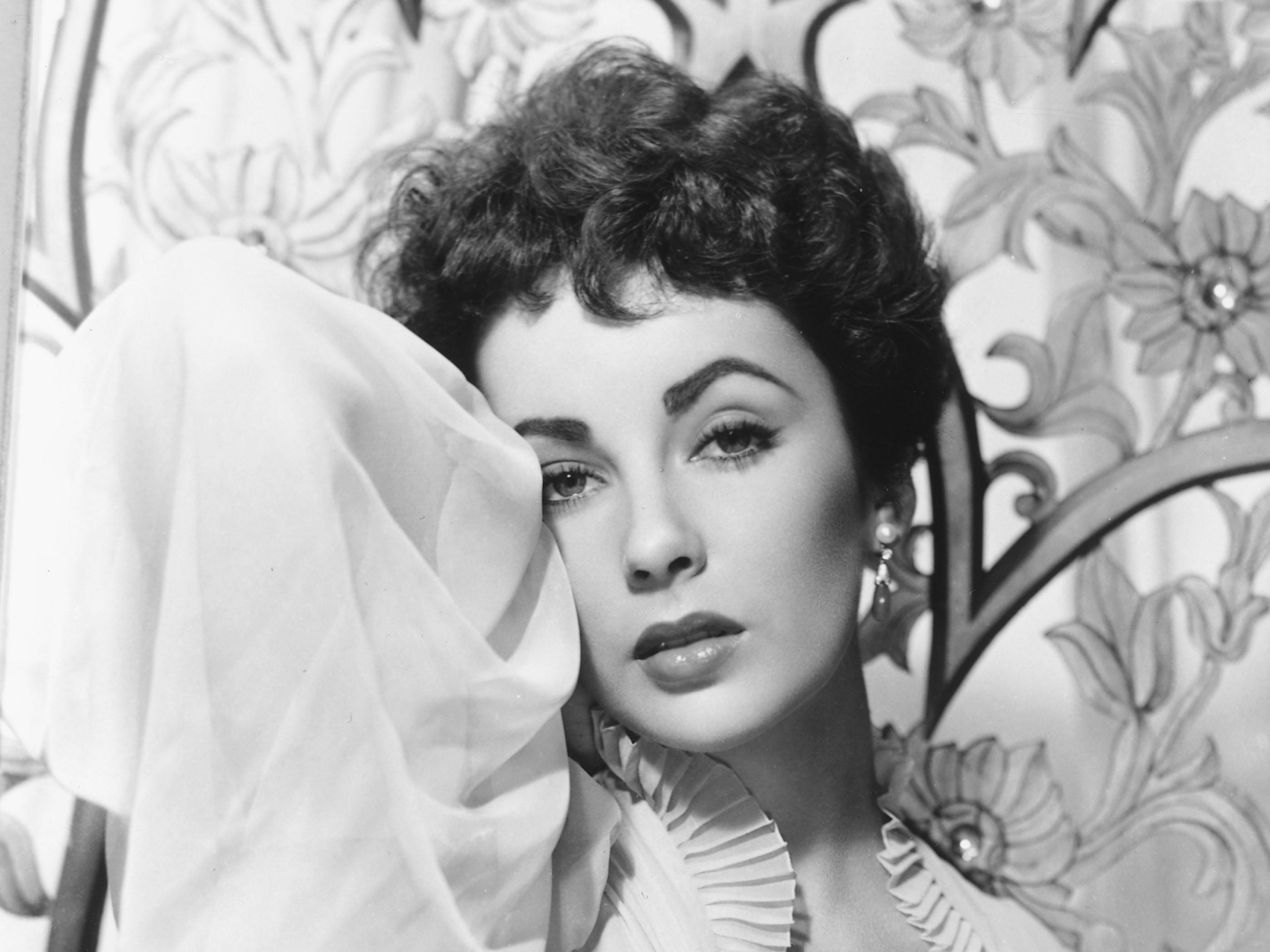 Elizabeth Taylor 2560x1920