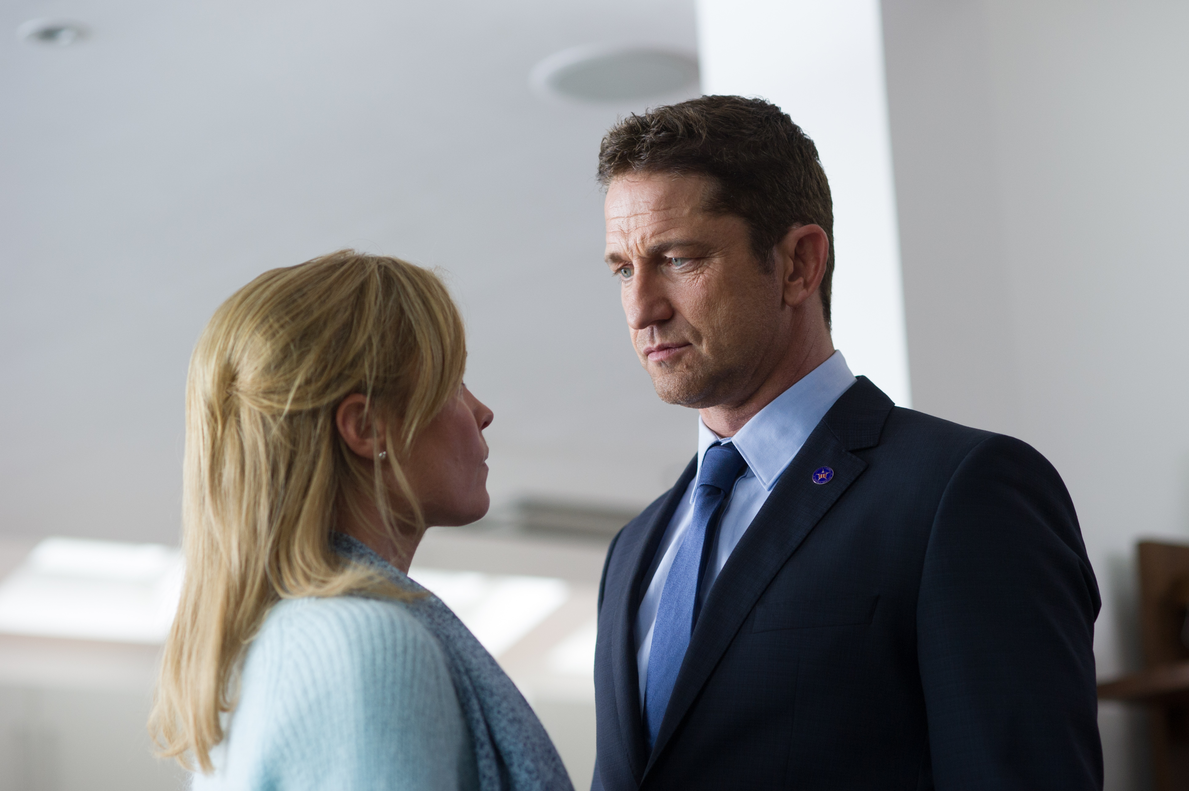 Gerard Butler Leah Banning Mike Banning Radha Mitchell 3865x2572