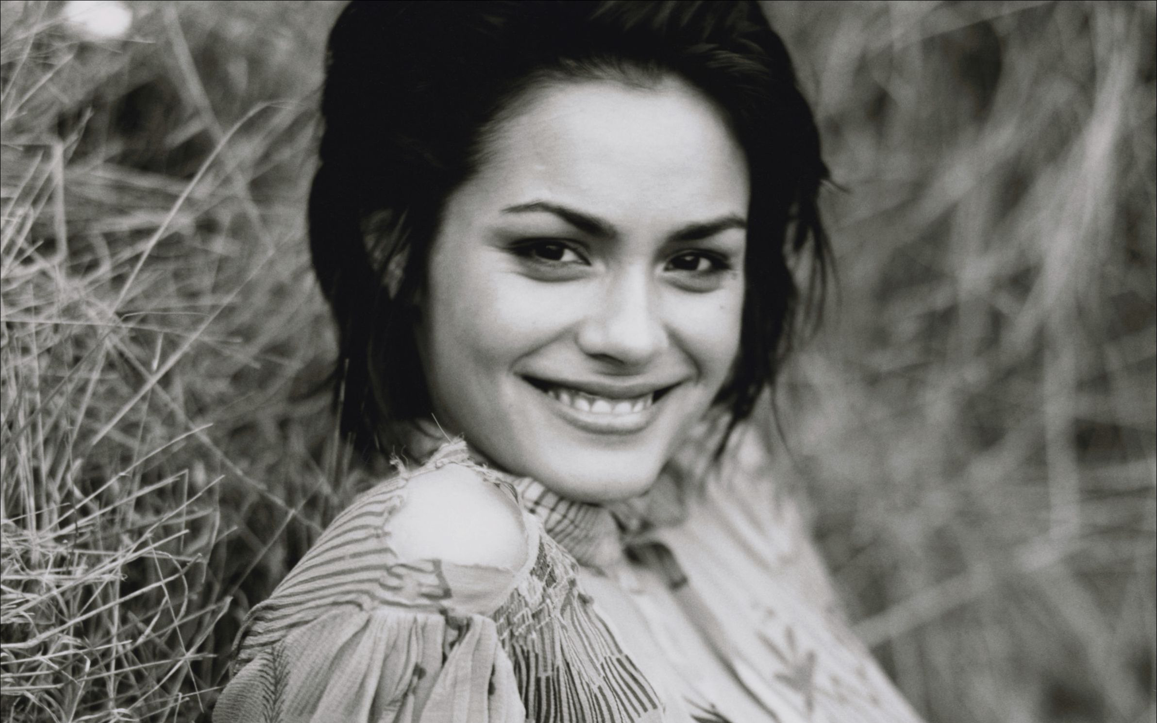 Actress American Shannyn Sossamon 2383x1489