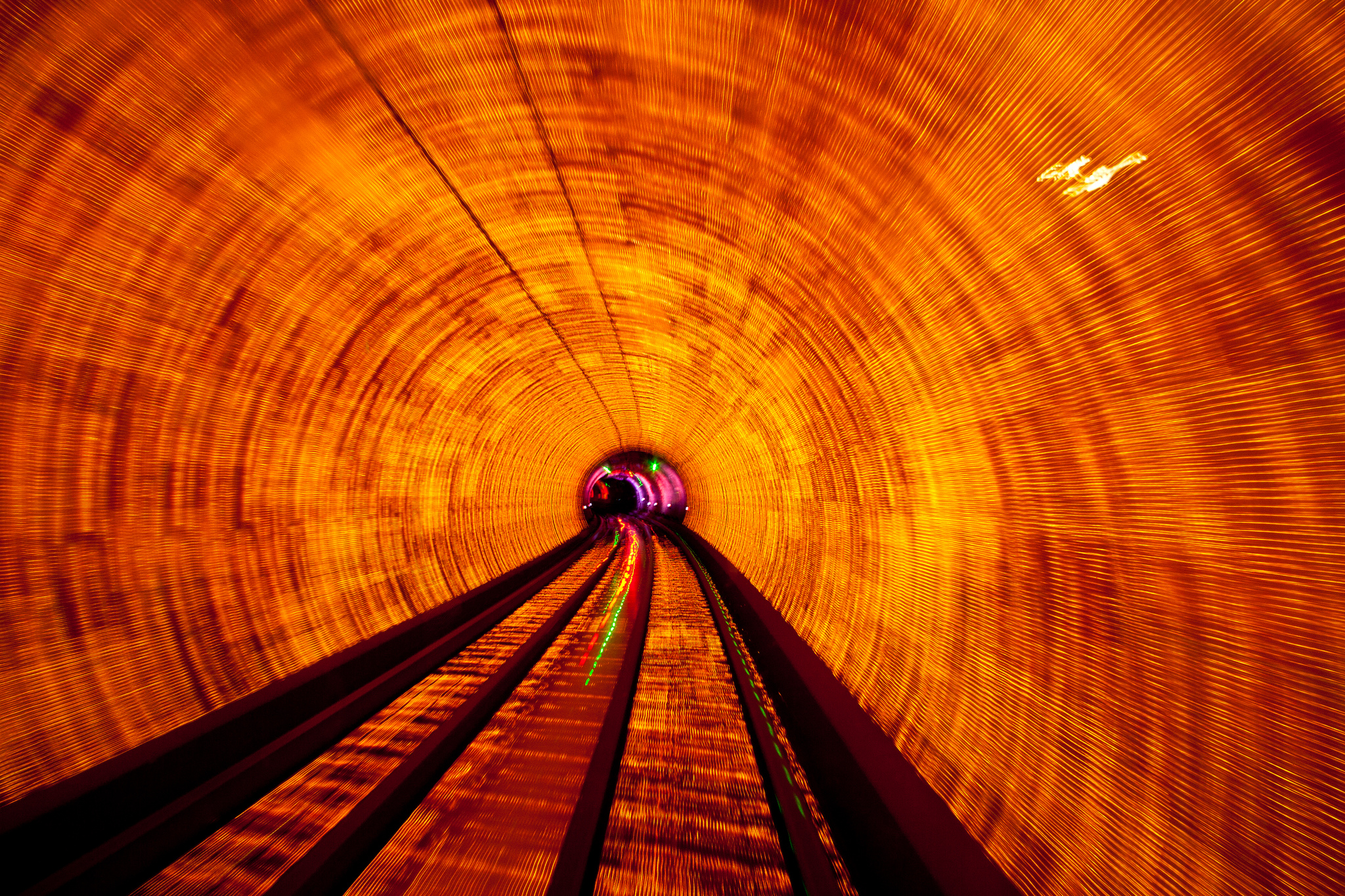 Hdr Motion Blur Railroad Tunnel 2048x1365
