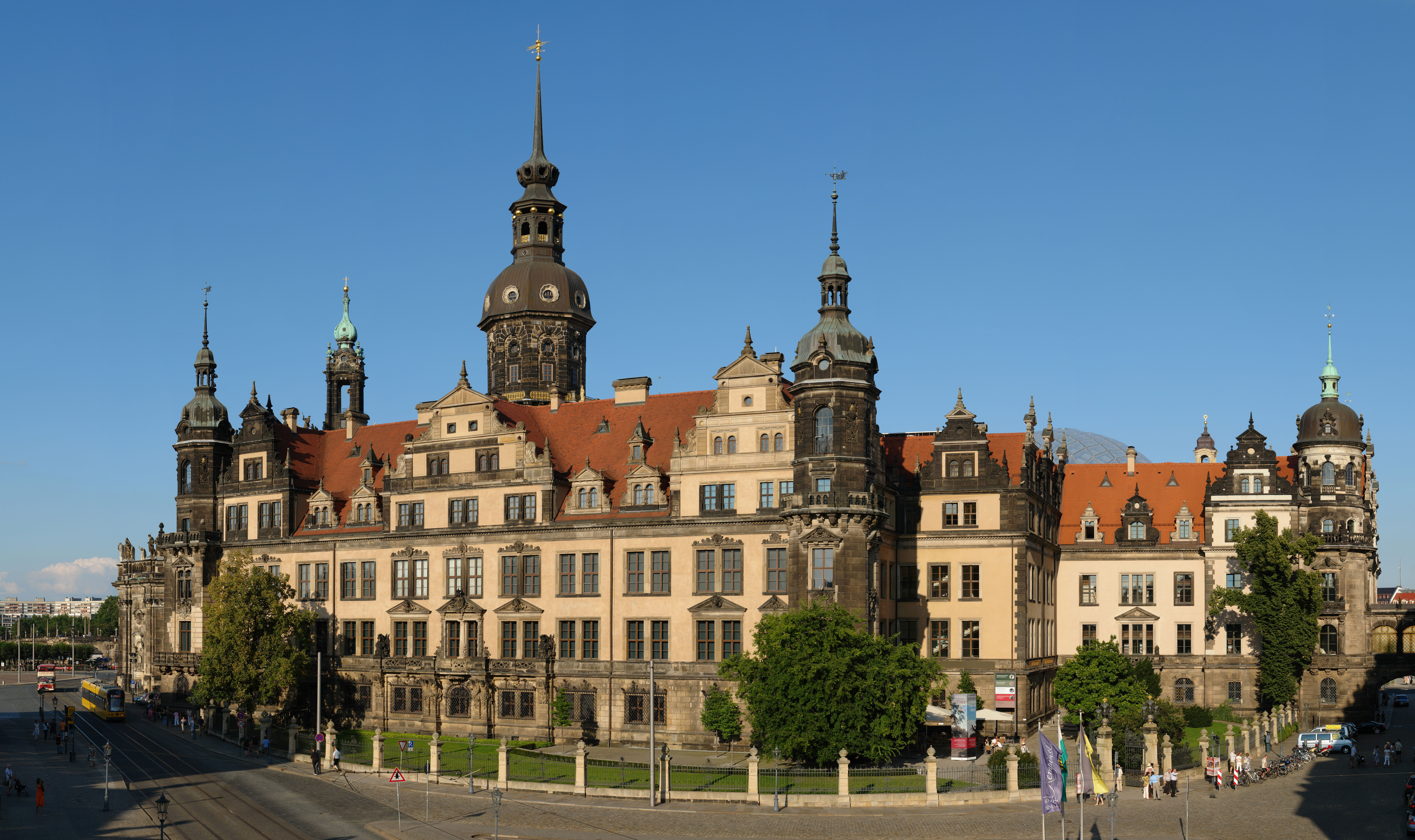 Building Castle Dresden Street Tram 7231x4294