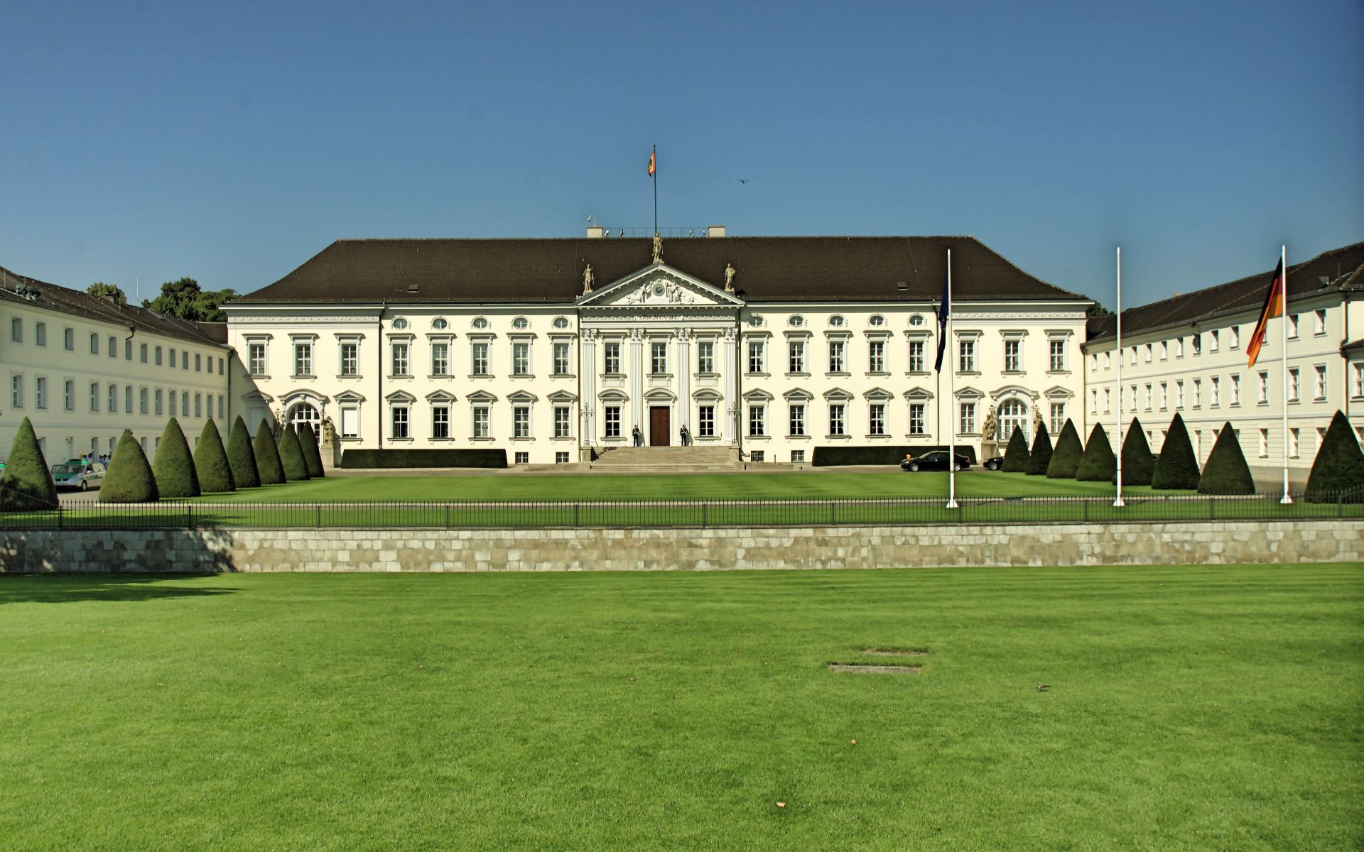 Man Made Bellevue Palace Germany 1920x1200