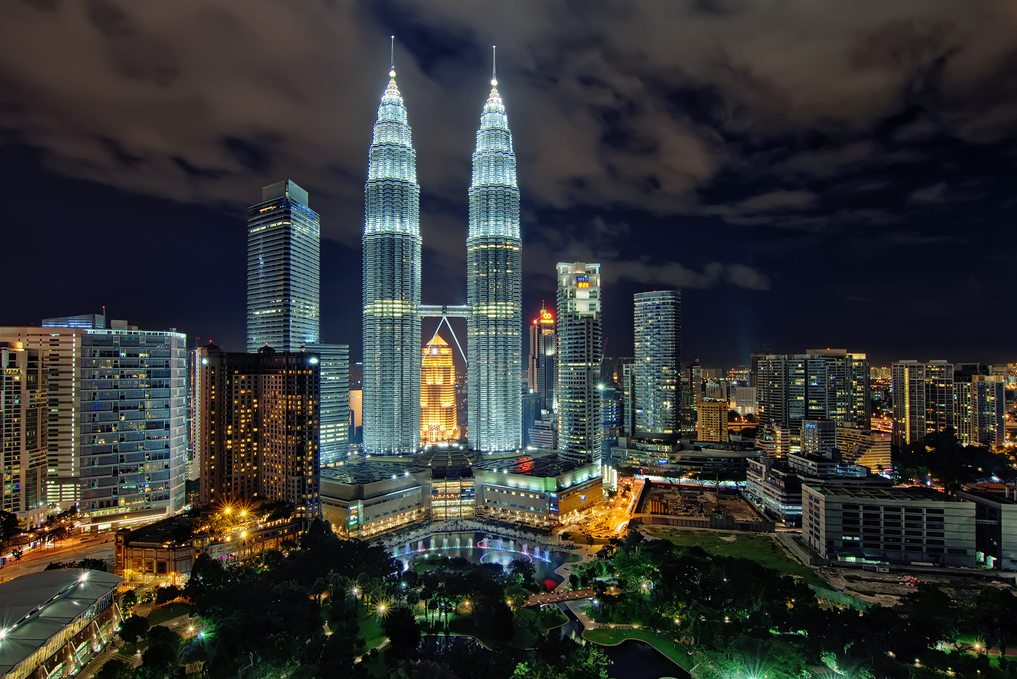 Malaysia Petronas Towers 2048x1367